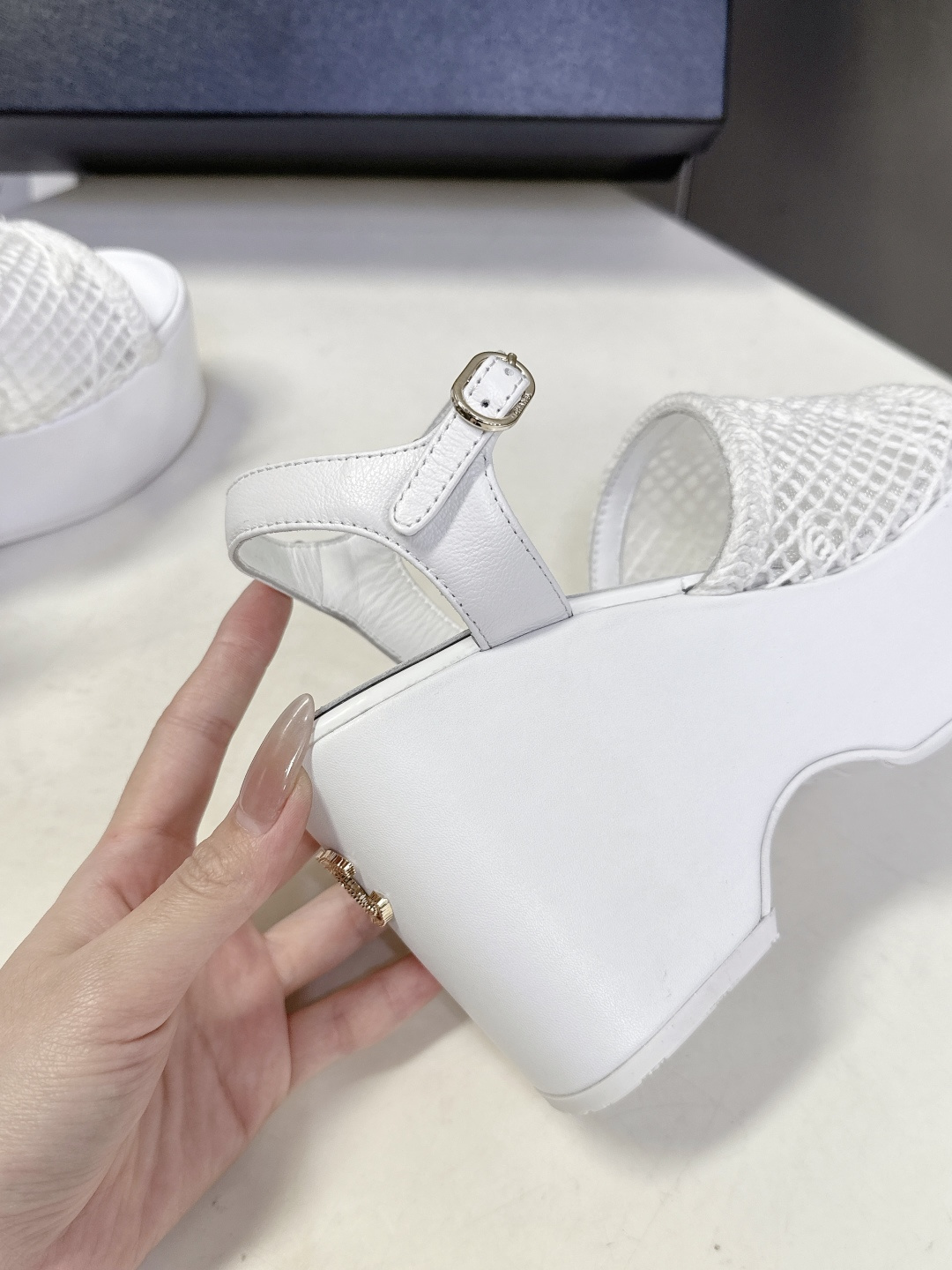 CHANEL香奈儿春夏最新走秀款厚底凉鞋小红书力推款 超多明星网红种草 怎么搭配都好看 时髦精必备 香奈