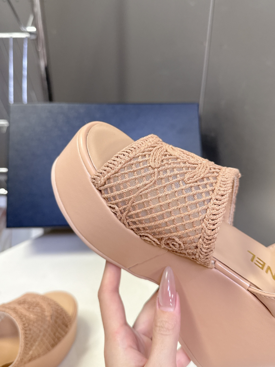 CHANEL香奈儿春夏最新走秀款厚底凉鞋小红书力推款 超多明星网红种草 怎么搭配都好看 时髦精必备 香奈