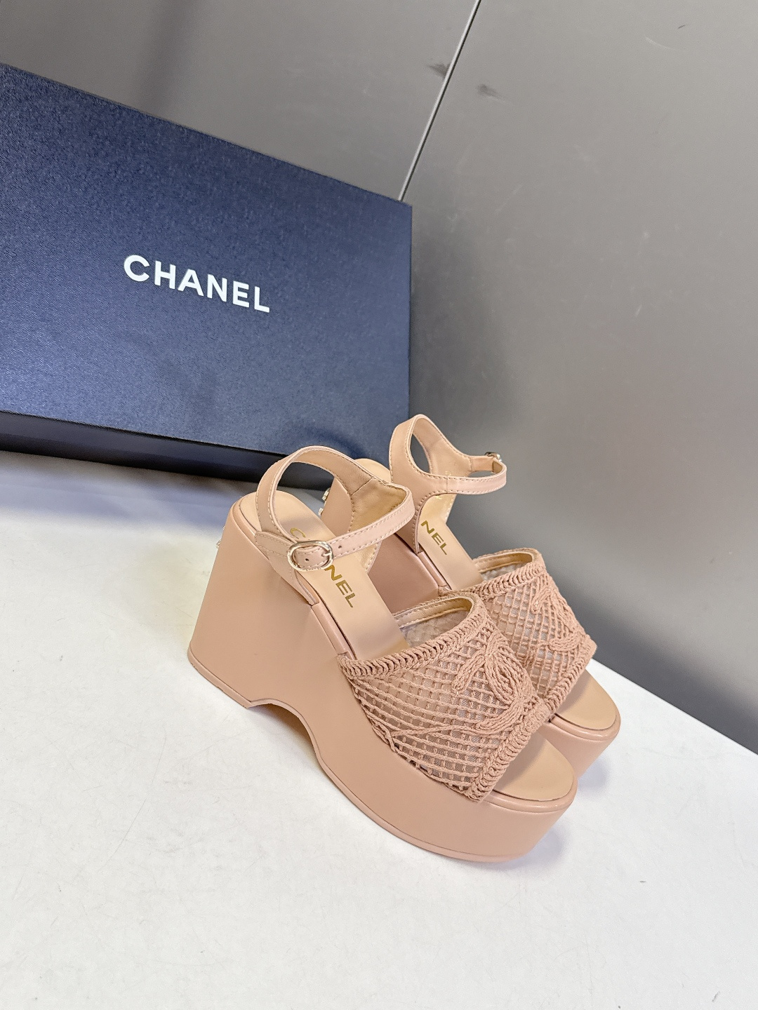 CHANEL香奈儿春夏最新走秀款厚底凉鞋小红书力推款 超多明星网红种草 怎么搭配都好看 时髦精必备 香奈