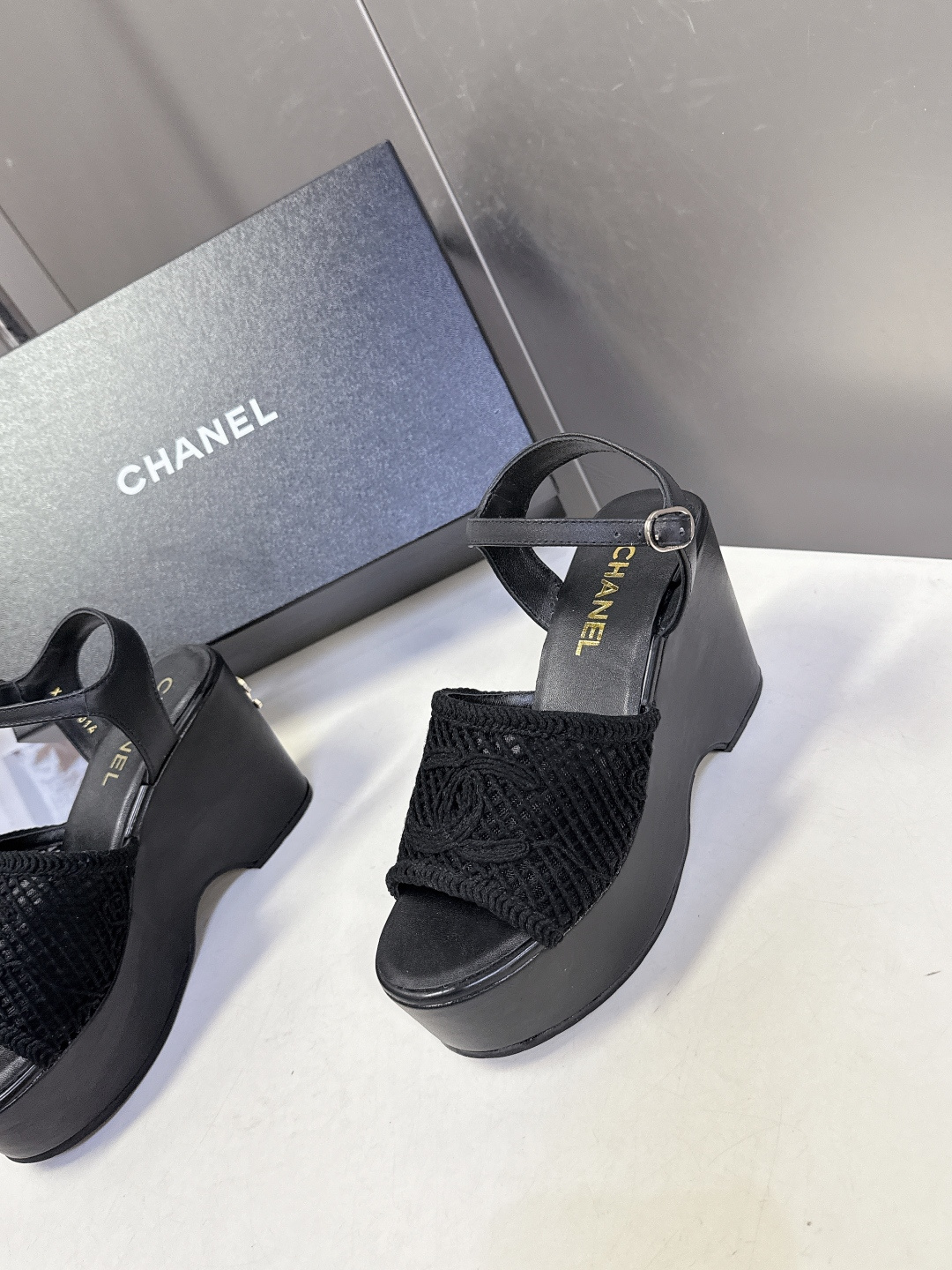 CHANEL香奈儿春夏最新走秀款厚底凉鞋小红书力推款 超多明星网红种草 怎么搭配都好看 时髦精必备 香奈