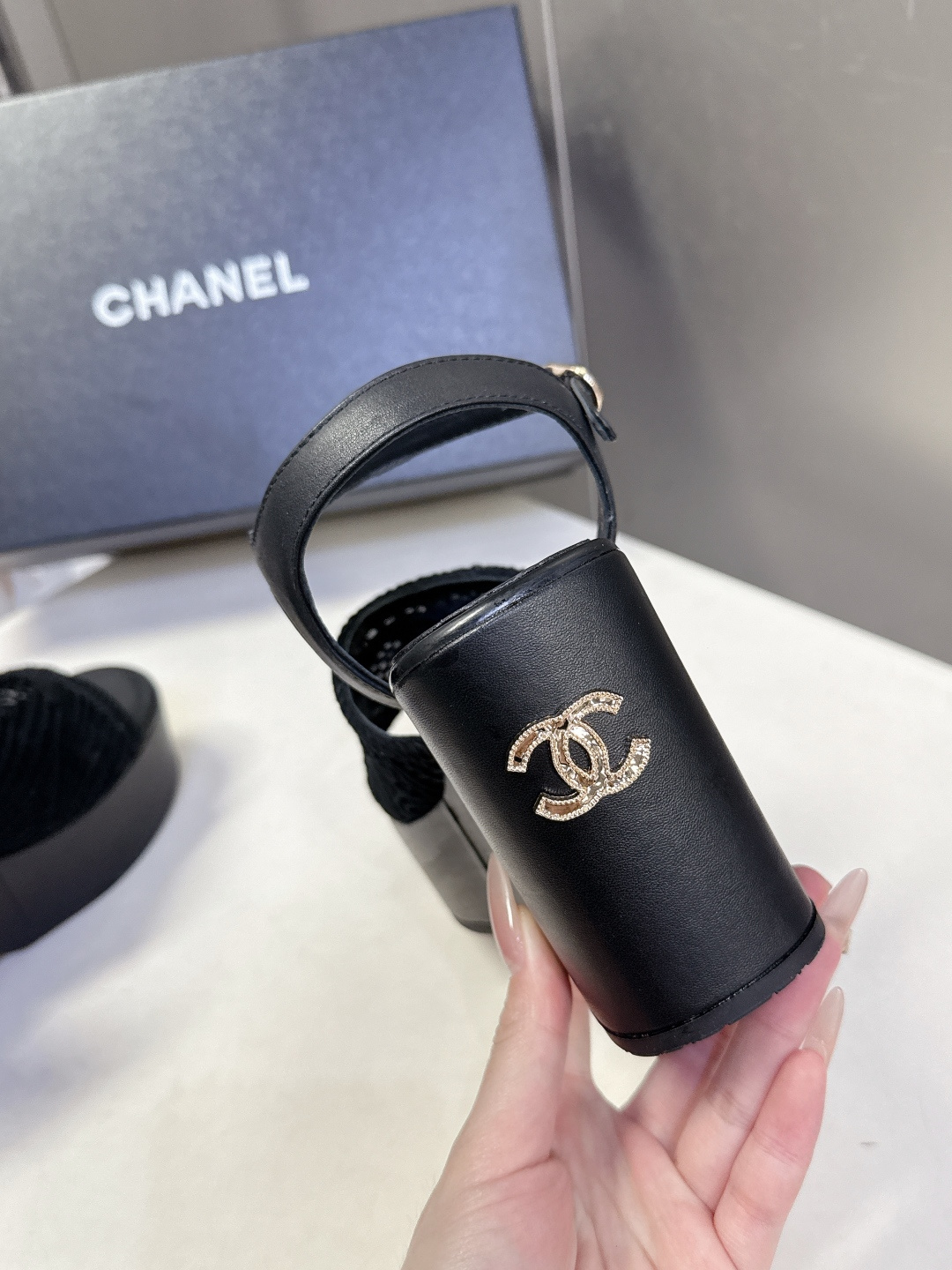 CHANEL香奈儿春夏最新走秀款厚底凉鞋小红书力推款 超多明星网红种草 怎么搭配都好看 时髦精必备 香奈