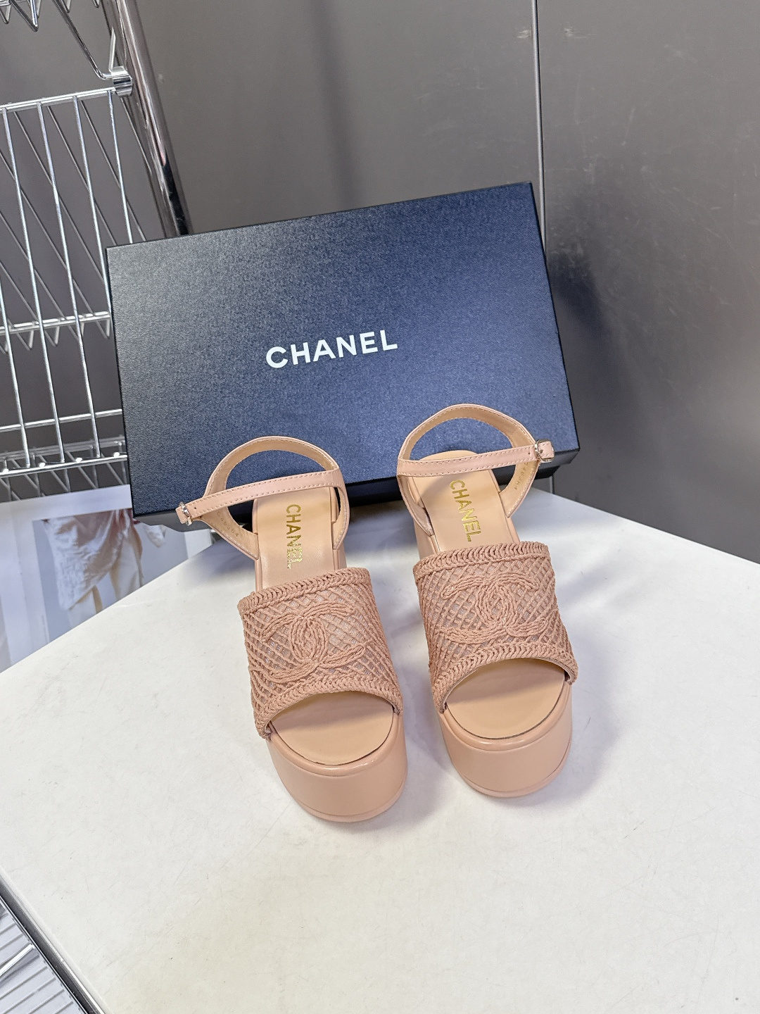 CHANEL香奈儿春夏最新走秀款厚底凉鞋小红书力推款 超多明星网红种草 怎么搭配都好看 时髦精必备 香奈