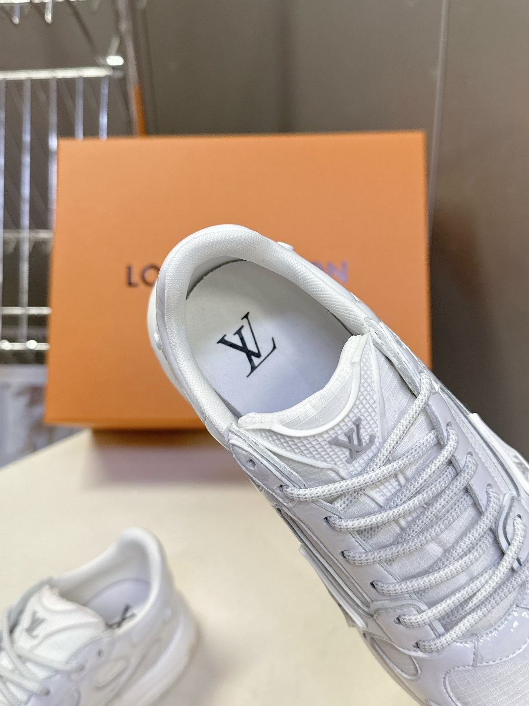 男装➕10 LV 路易威登OLYMPIA情侣款运动鞋 太古汇RMB9200购入两双开发 复刻 所有细节对