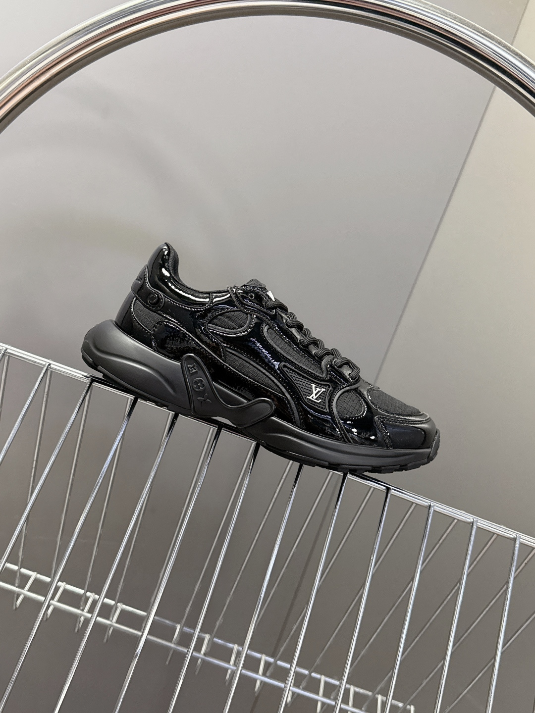 男装➕10 LV 路易威登OLYMPIA情侣款运动鞋 太古汇RMB9200购入两双开发 复刻 所有细节对