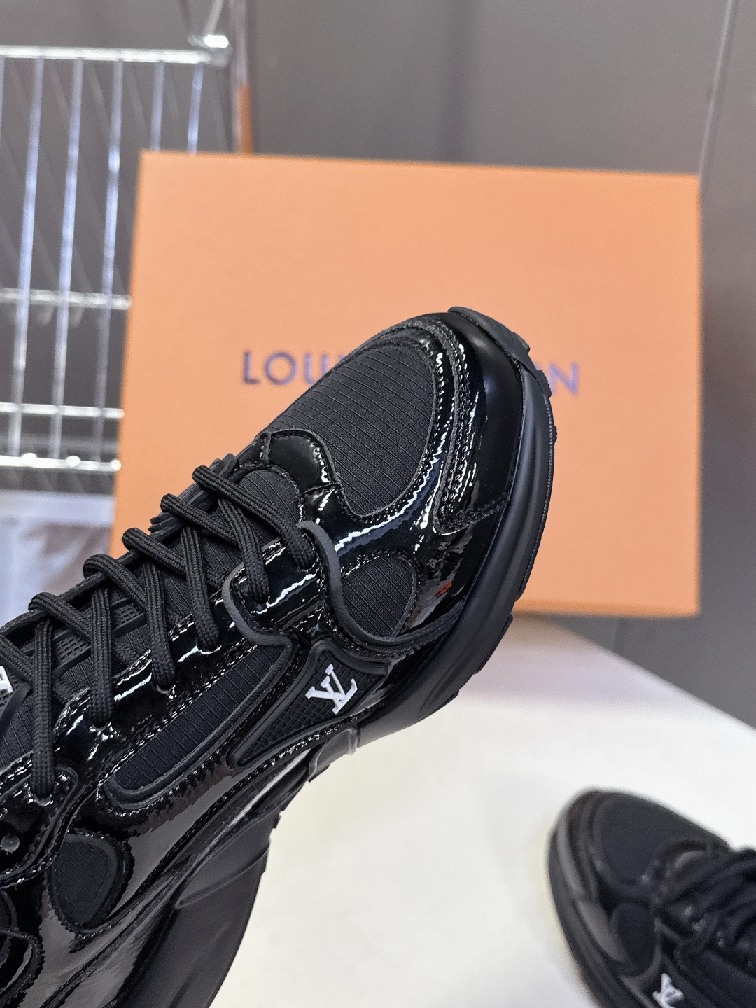 男装➕10 LV 路易威登OLYMPIA情侣款运动鞋 太古汇RMB9200购入两双开发 复刻 所有细节对