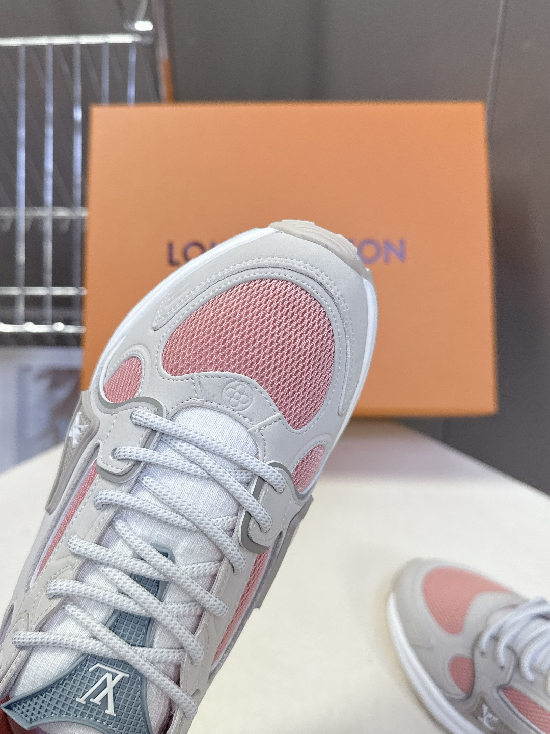 男装➕10 LV 路易威登OLYMPIA情侣款运动鞋 太古汇RMB9200购入两双开发 复刻 所有细节对