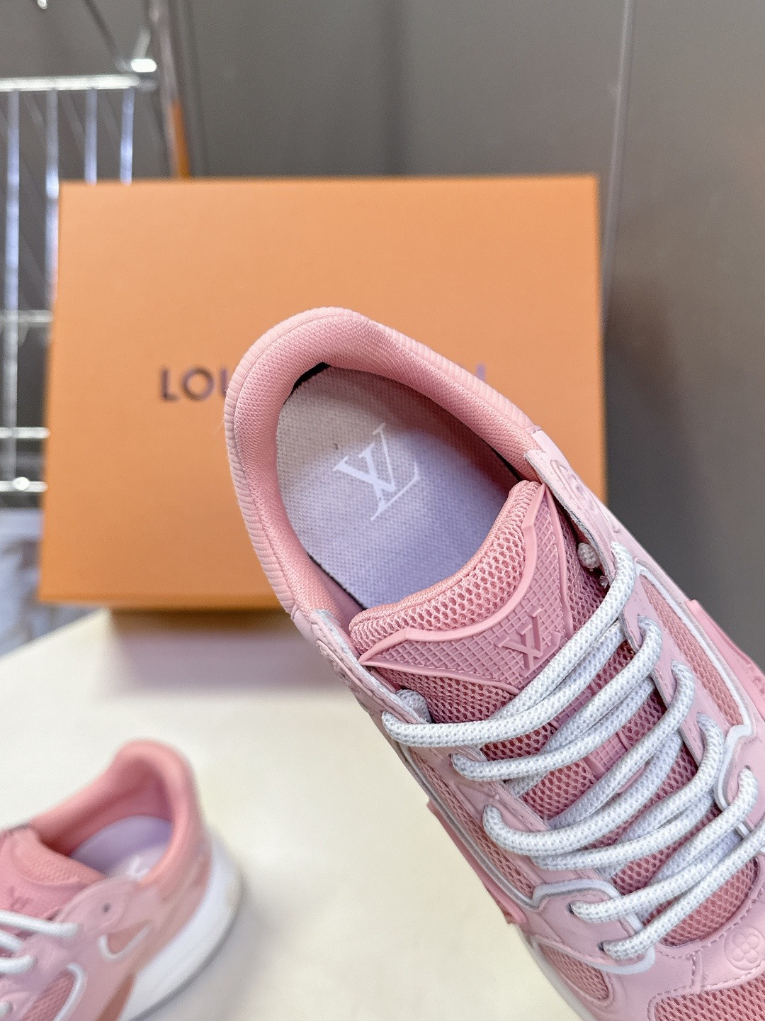 男装➕10 LV 路易威登OLYMPIA情侣款运动鞋 太古汇RMB9200购入两双开发 复刻 所有细节对