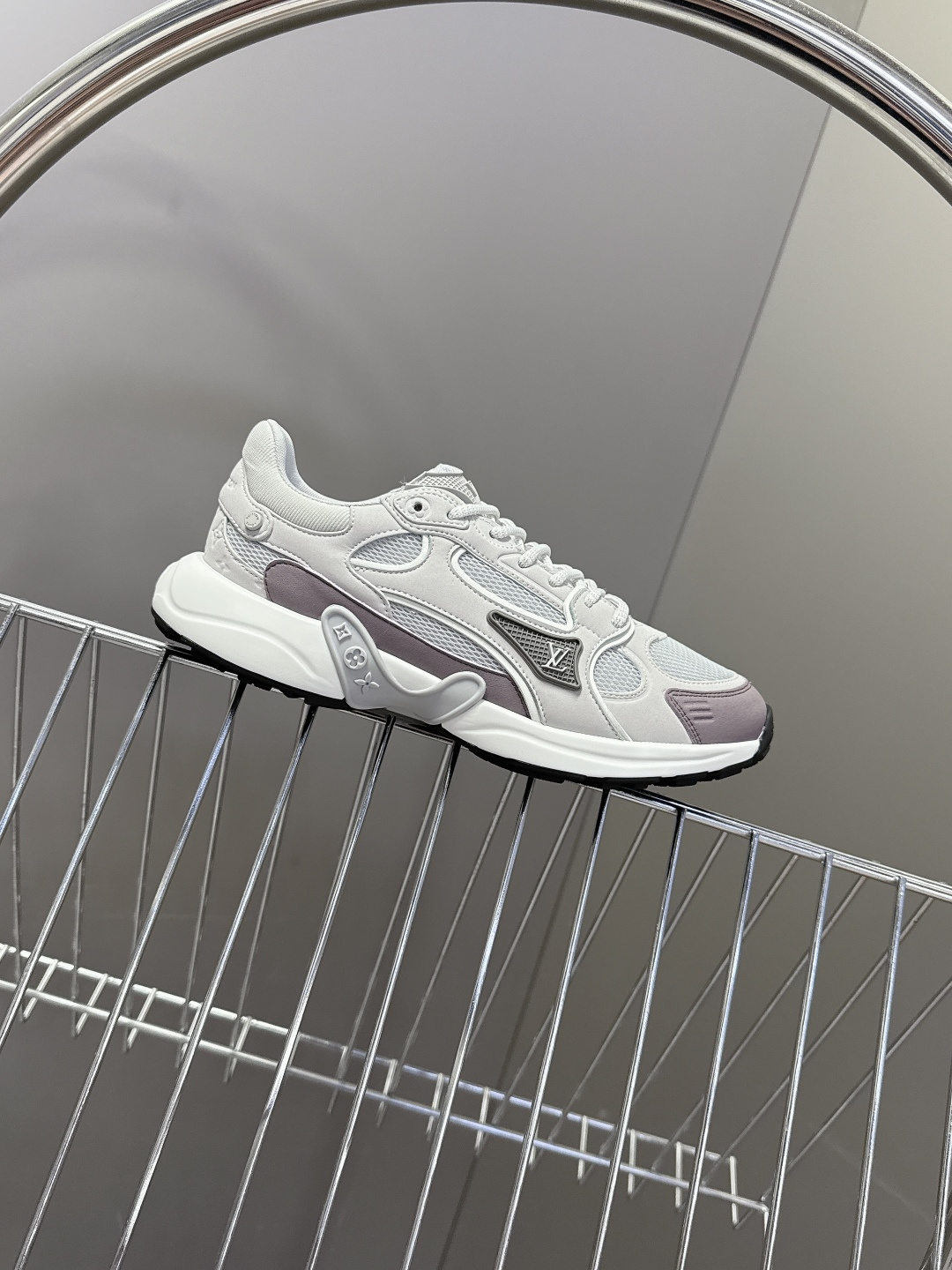 男装➕10 LV 路易威登OLYMPIA情侣款运动鞋 太古汇RMB9200购入两双开发 复刻 所有细节对