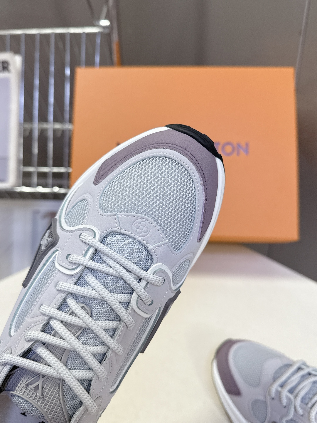 男装➕10 LV 路易威登OLYMPIA情侣款运动鞋 太古汇RMB9200购入两双开发 复刻 所有细节对