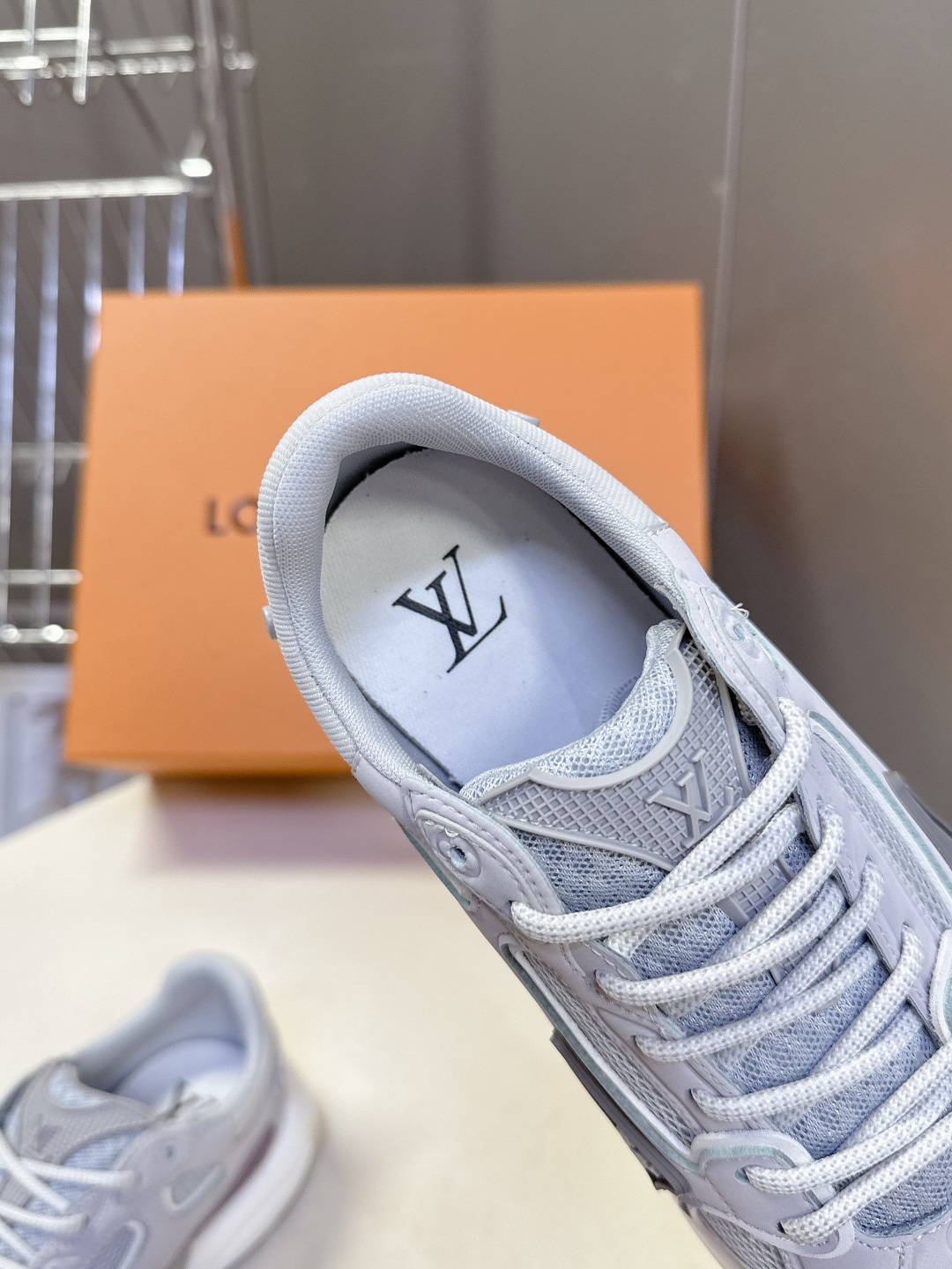 男装➕10 LV 路易威登OLYMPIA情侣款运动鞋 太古汇RMB9200购入两双开发 复刻 所有细节对