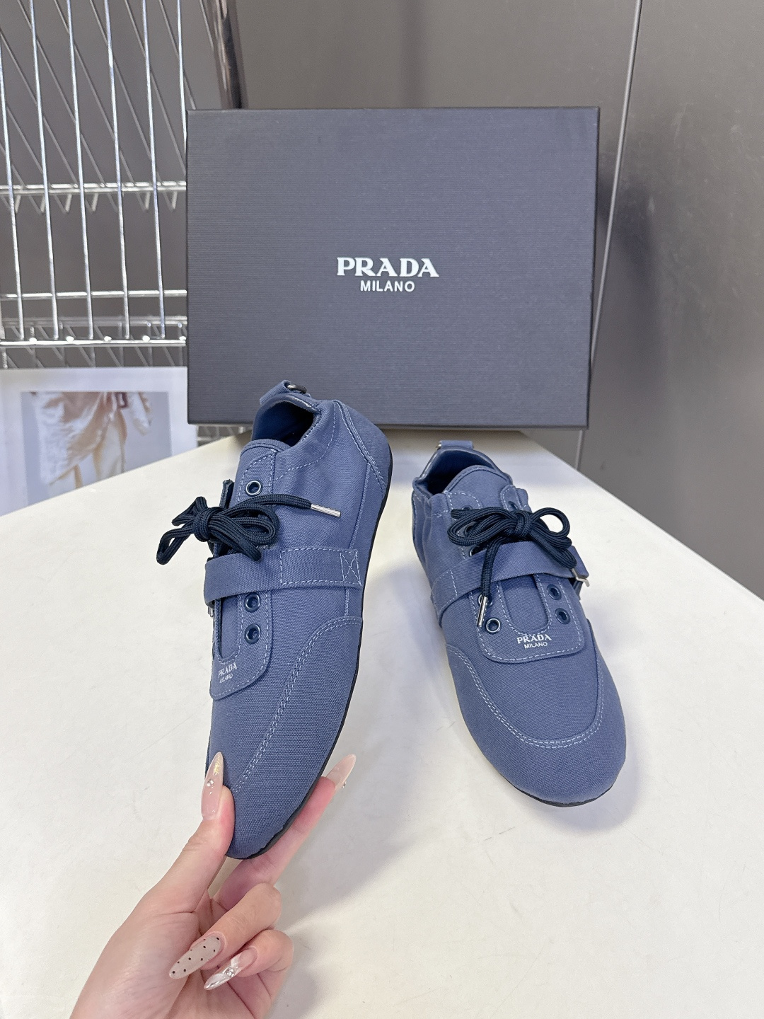 PRADA普拉达2026春夏最新走秀款复古休闲鞋 帆布鞋 超多明星时尚博主种草 走秀款 复古感时髦满满 