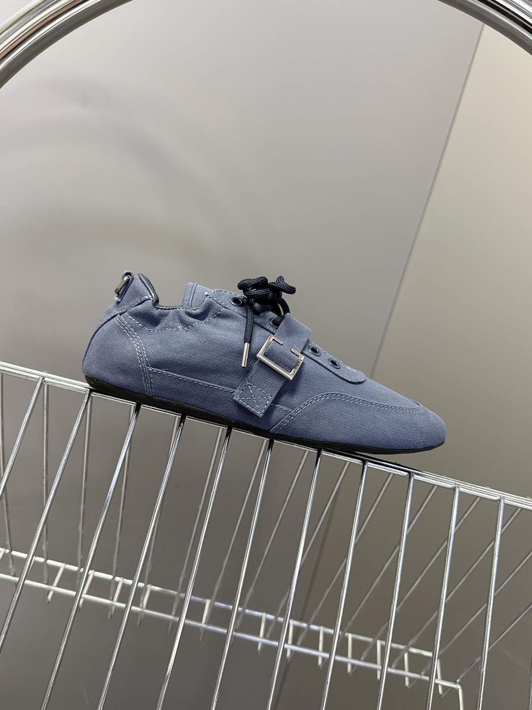 PRADA普拉达2026春夏最新走秀款复古休闲鞋 帆布鞋 超多明星时尚博主种草 走秀款 复古感时髦满满 