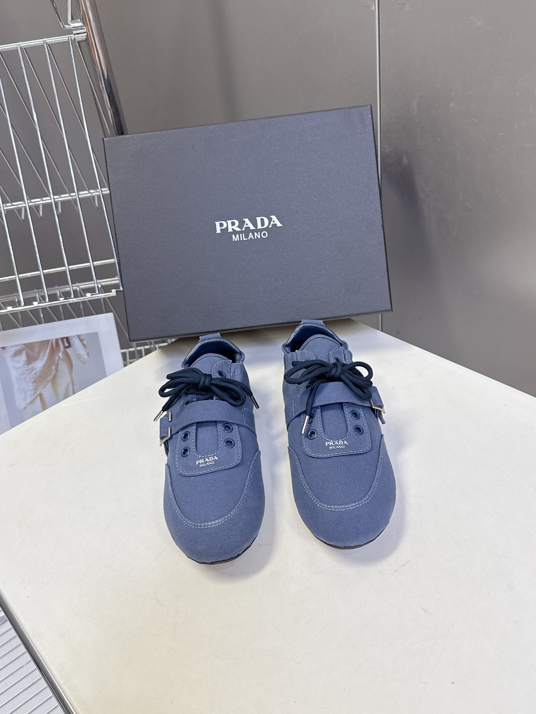 PRADA普拉达2026春夏最新走秀款复古休闲鞋 帆布鞋 超多明星时尚博主种草 走秀款 复古感时髦满满 