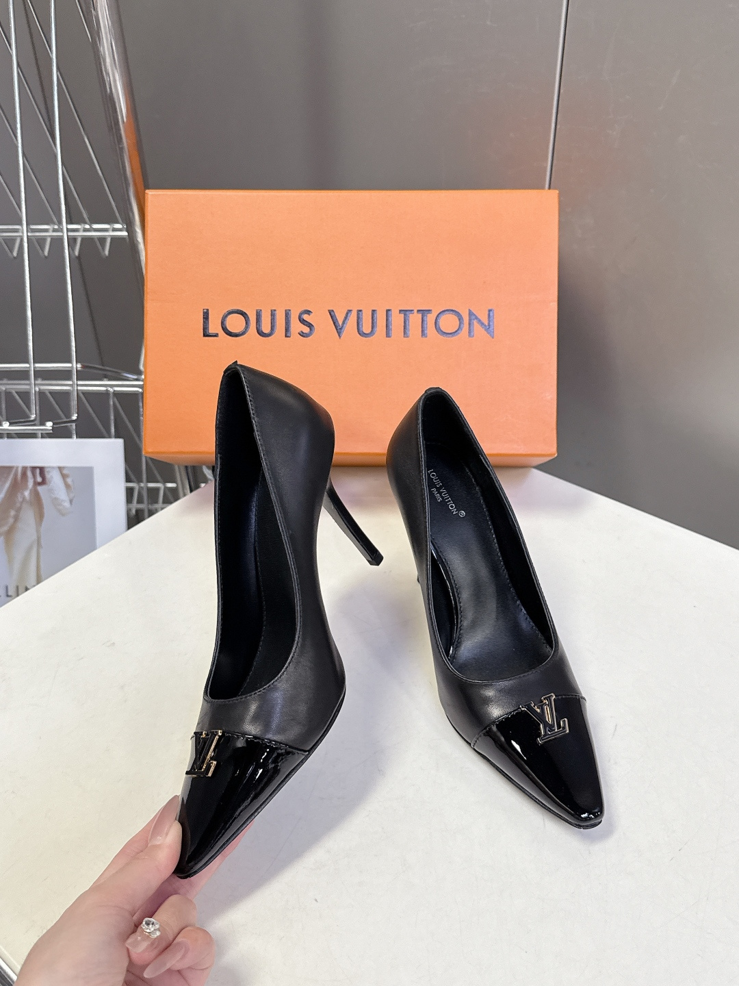 Louis Vuitton 路易威登春夏最新款时装鞋 春夏秀场出镜率最高的一款单品 超多名模上脚 简约大