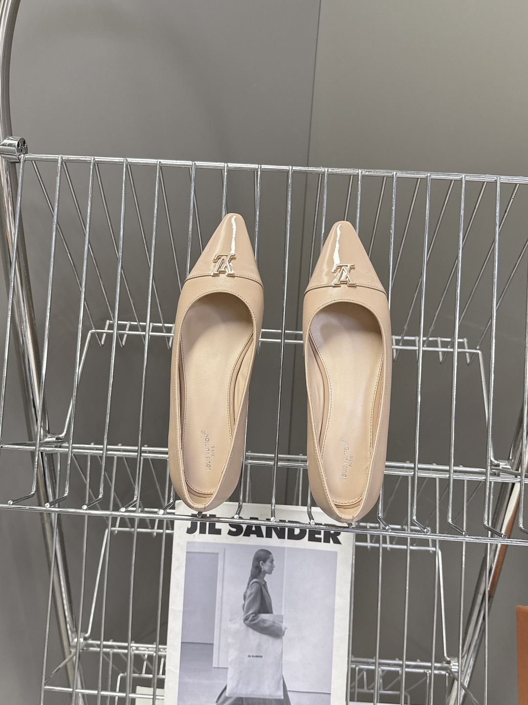 Louis Vuitton 路易威登春夏最新款时装鞋 春夏秀场出镜率最高的一款单品 超多名模上脚 简约大