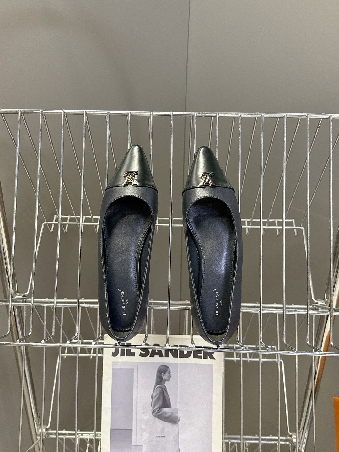 Louis Vuitton 路易威登春夏最新款时装鞋 春夏秀场出镜率最高的一款单品 超多名模上脚 简约大