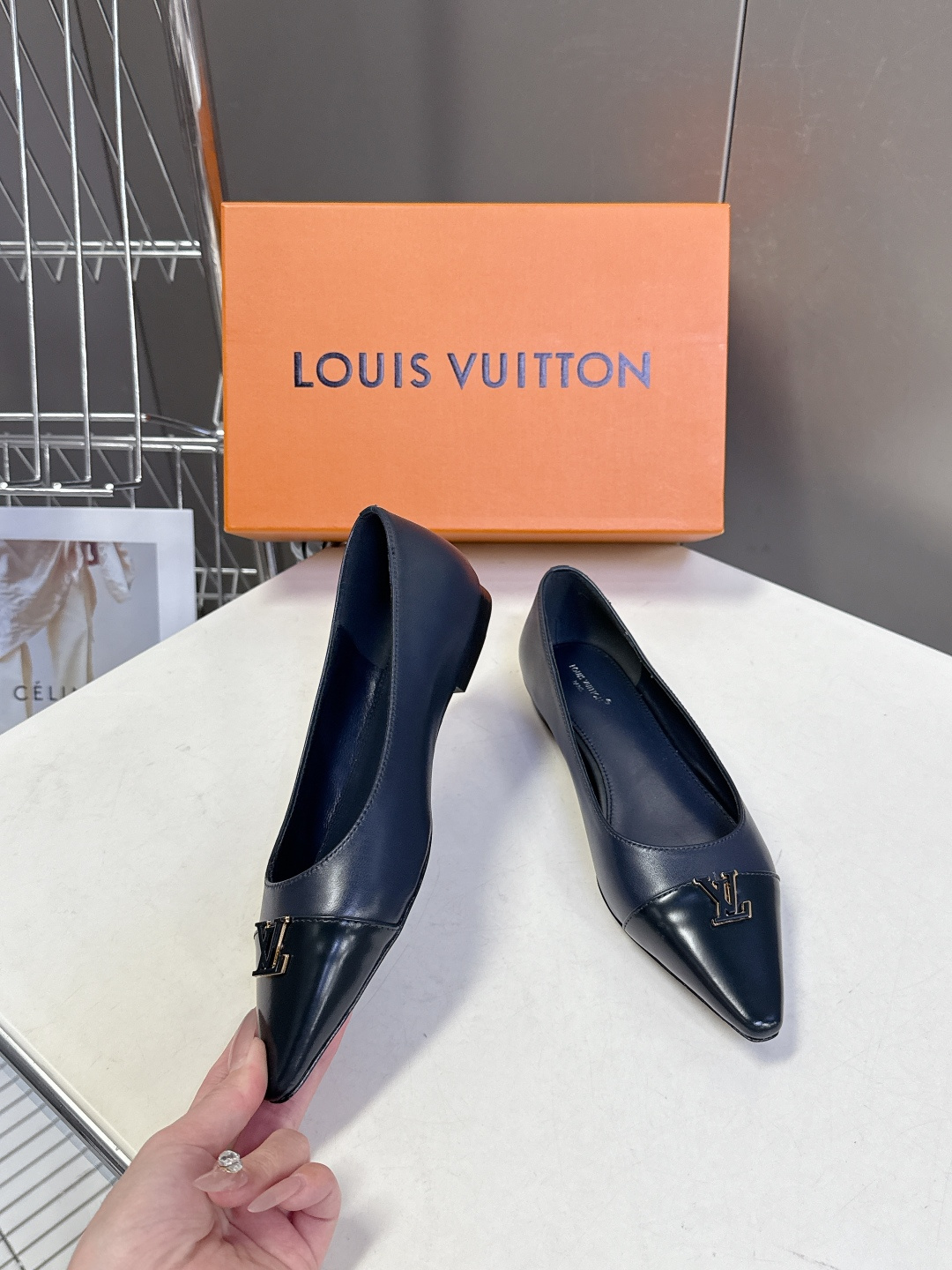 Louis Vuitton 路易威登春夏最新款时装鞋 春夏秀场出镜率最高的一款单品 超多名模上脚 简约大