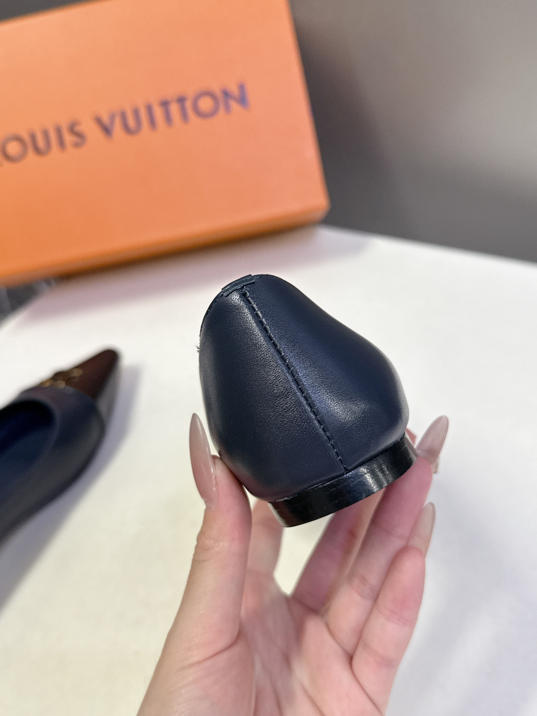 Louis Vuitton 路易威登春夏最新款时装鞋 春夏秀场出镜率最高的一款单品 超多名模上脚 简约大