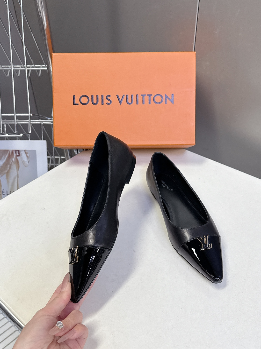 Louis Vuitton 路易威登春夏最新款时装鞋 春夏秀场出镜率最高的一款单品 超多名模上脚 简约大