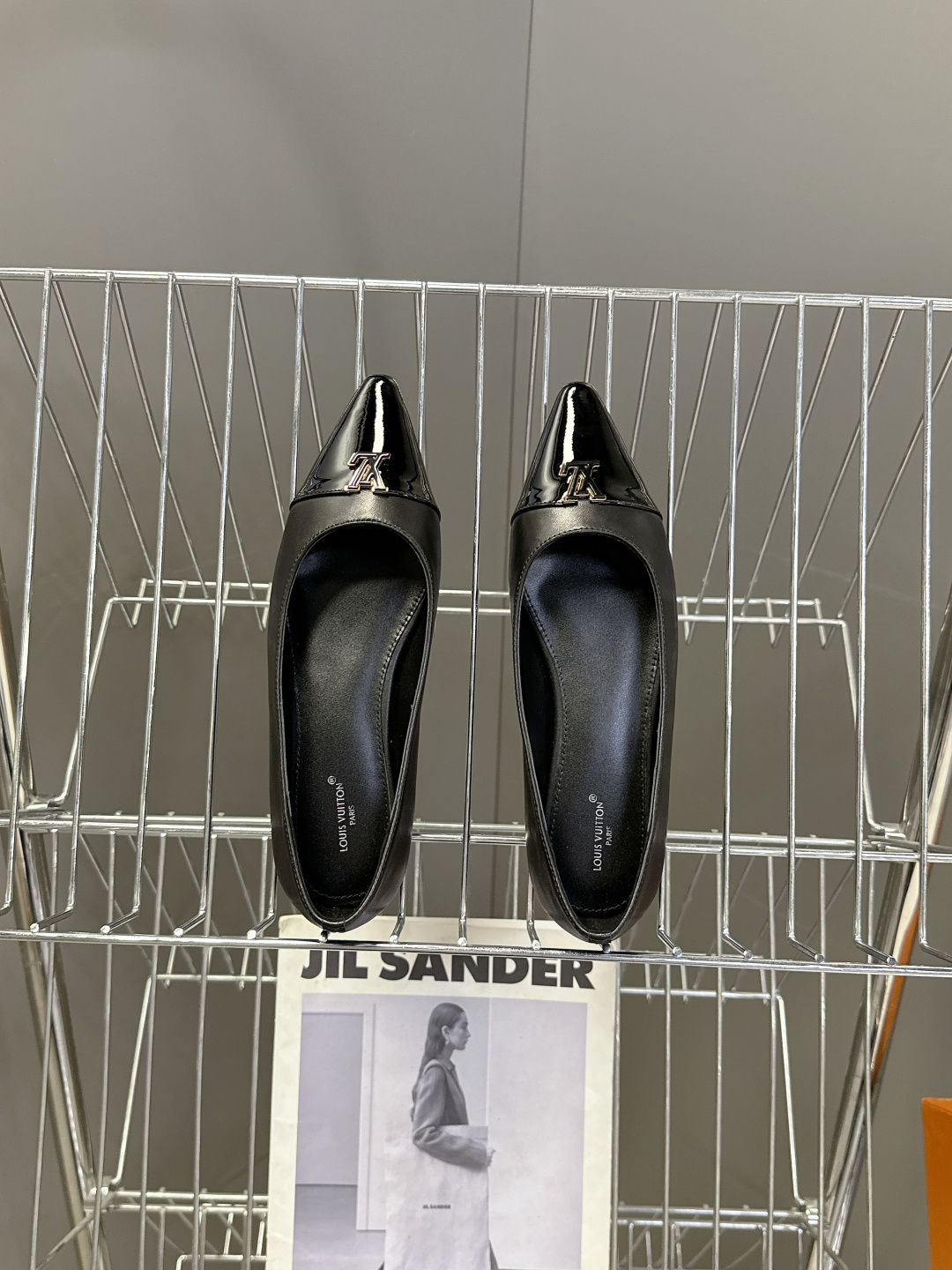 Louis Vuitton 路易威登春夏最新款时装鞋 春夏秀场出镜率最高的一款单品 超多名模上脚 简约大