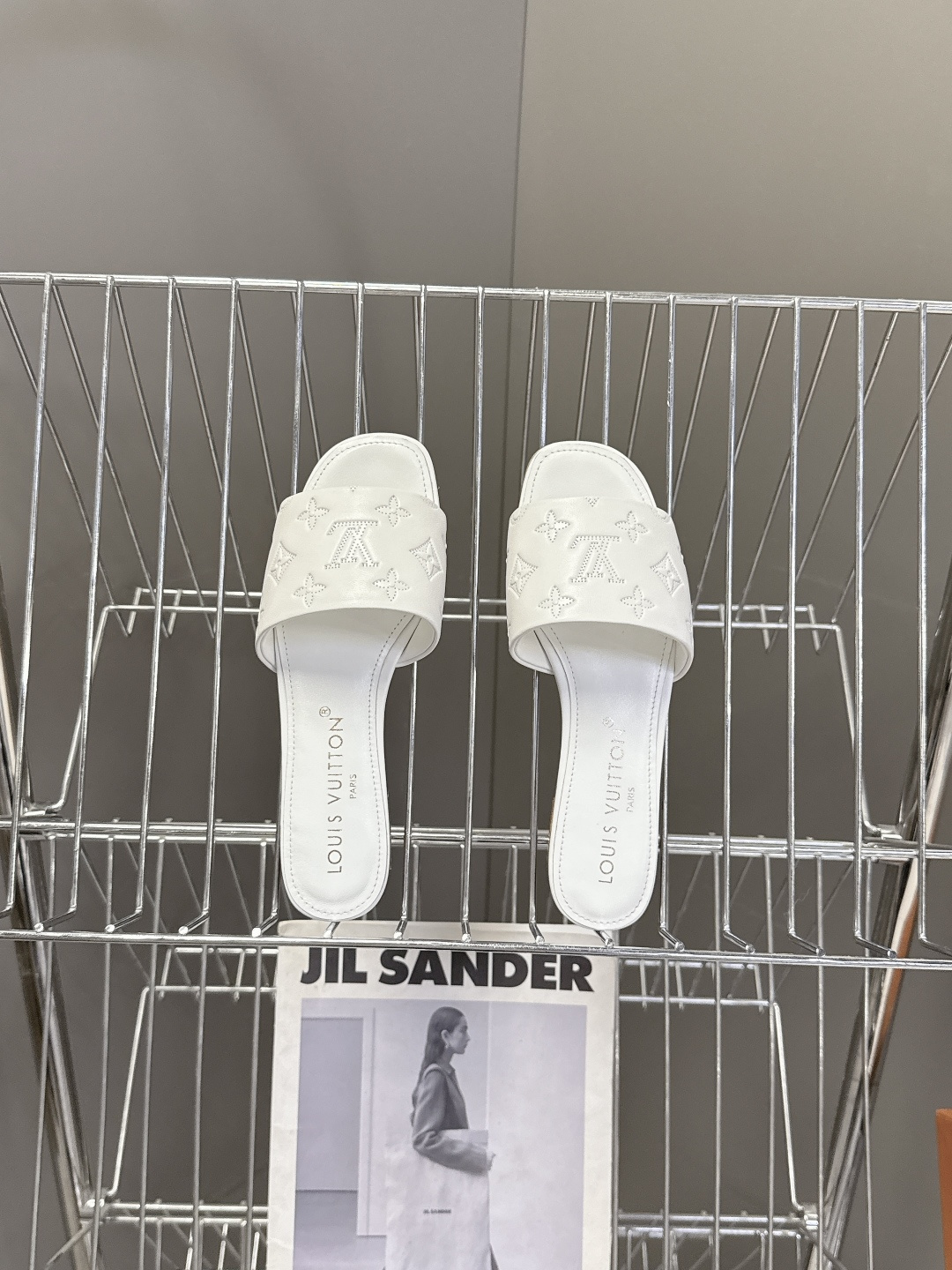 Louis Vuitton 路易威登春夏最新款时装鞋 春夏秀场出镜率最高的一款单品 超多名模上脚 简约大