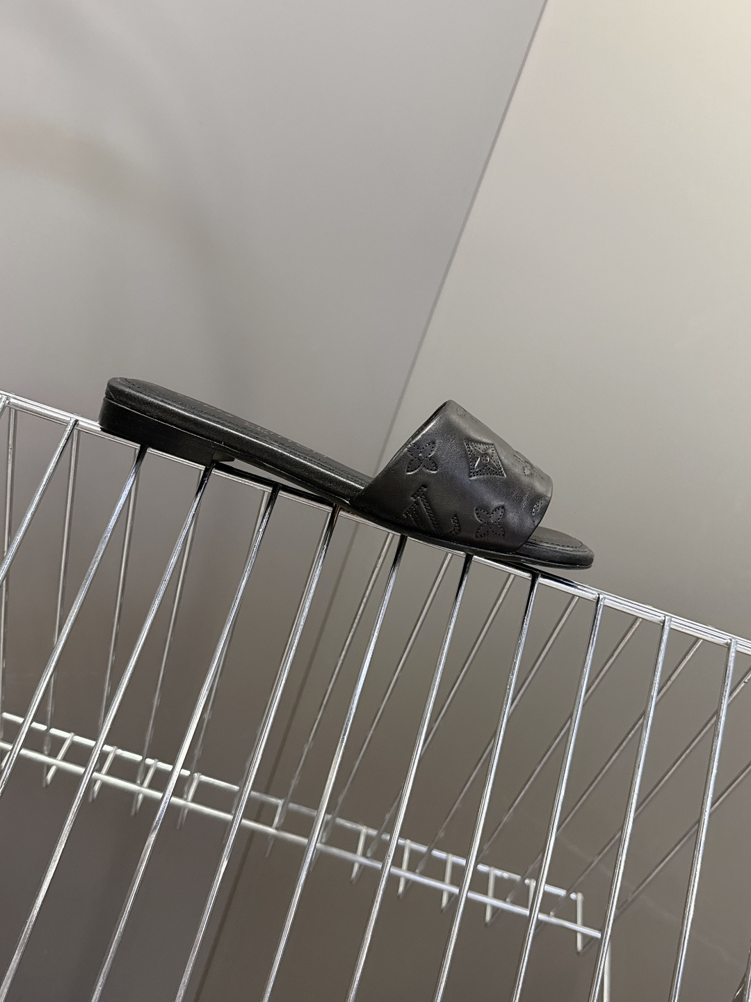 Louis Vuitton 路易威登春夏最新款时装鞋 春夏秀场出镜率最高的一款单品 超多名模上脚 简约大