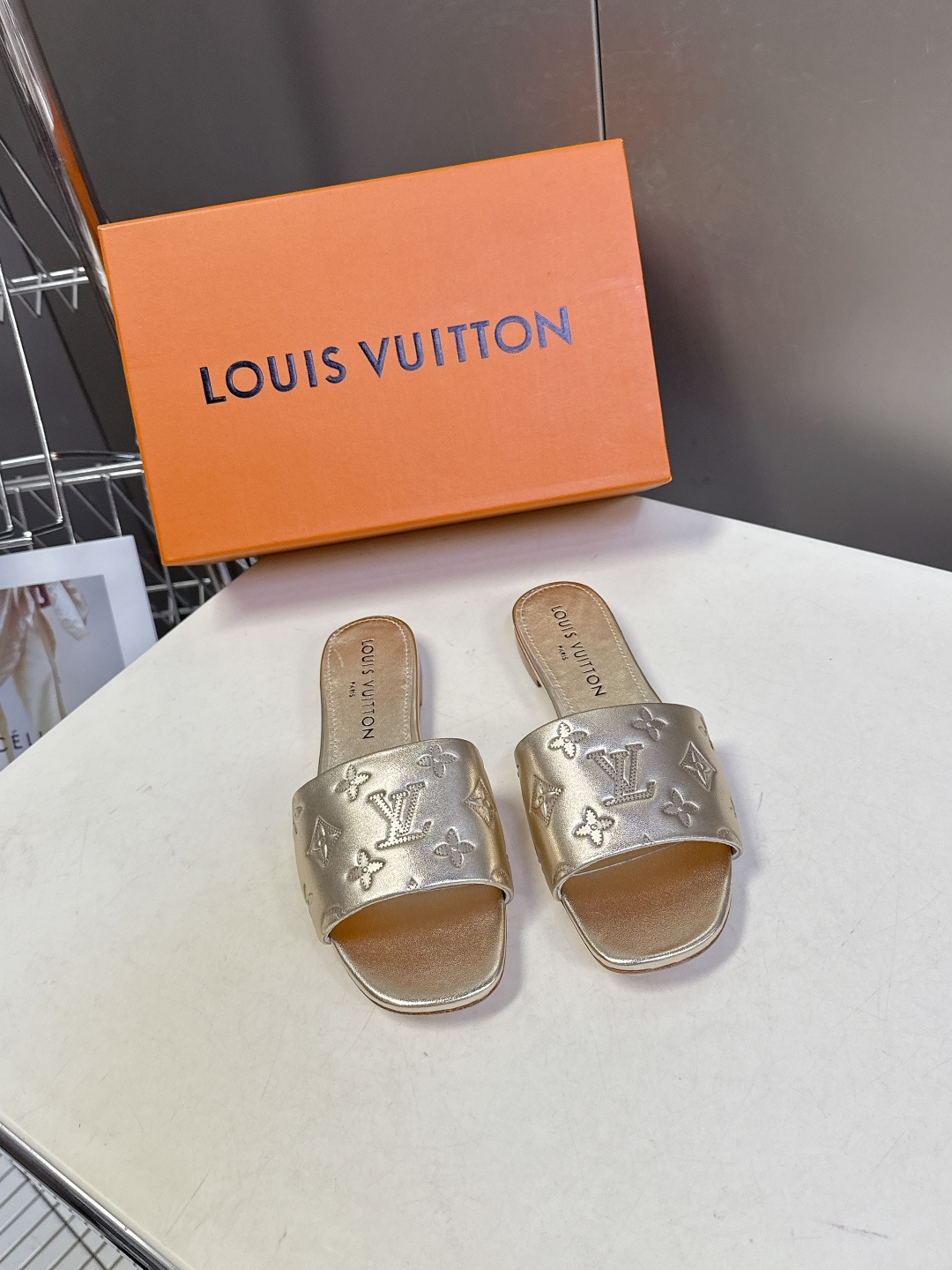 Louis Vuitton 路易威登春夏最新款时装鞋 春夏秀场出镜率最高的一款单品 超多名模上脚 简约大