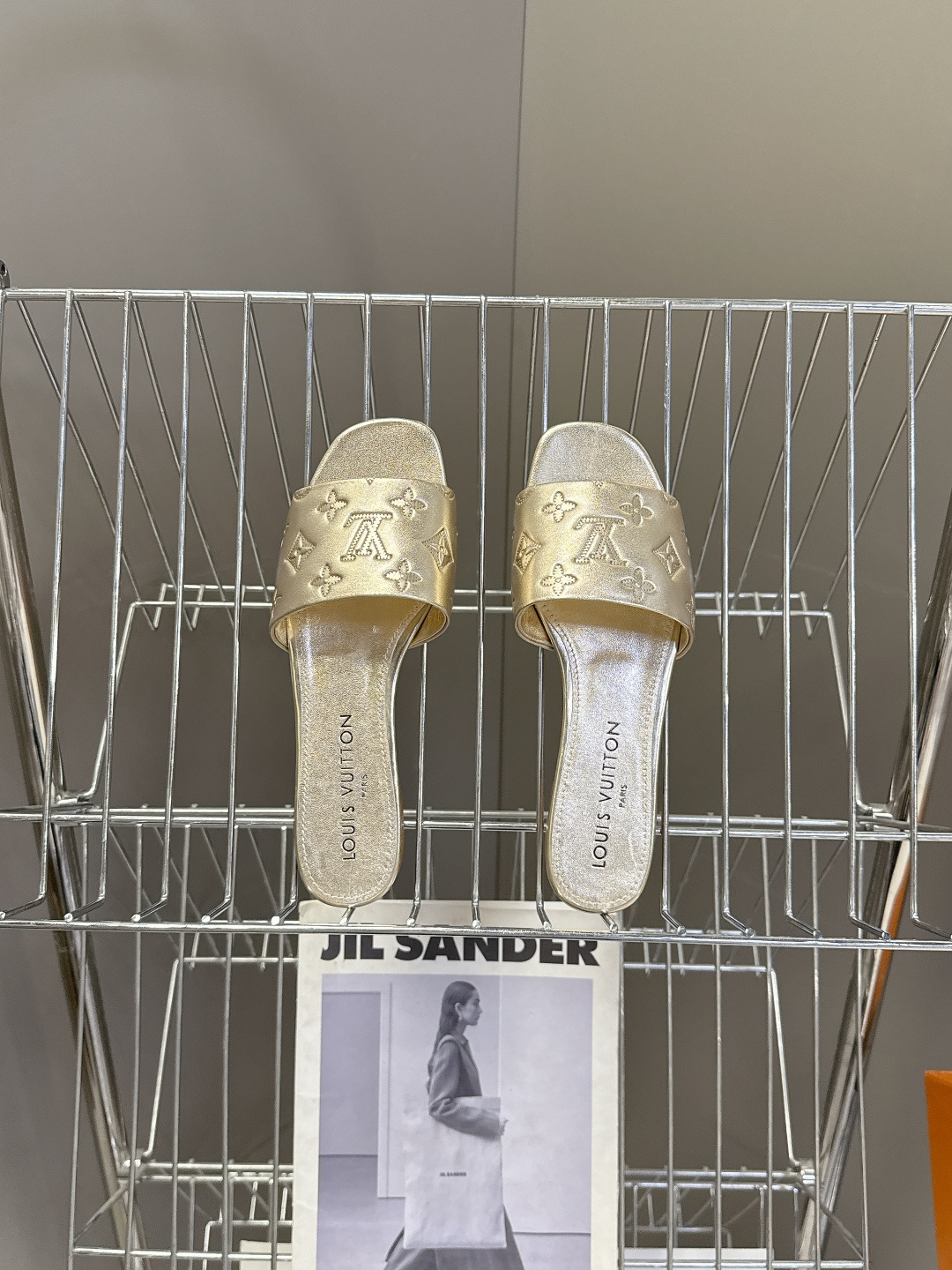 Louis Vuitton 路易威登春夏最新款时装鞋 春夏秀场出镜率最高的一款单品 超多名模上脚 简约大