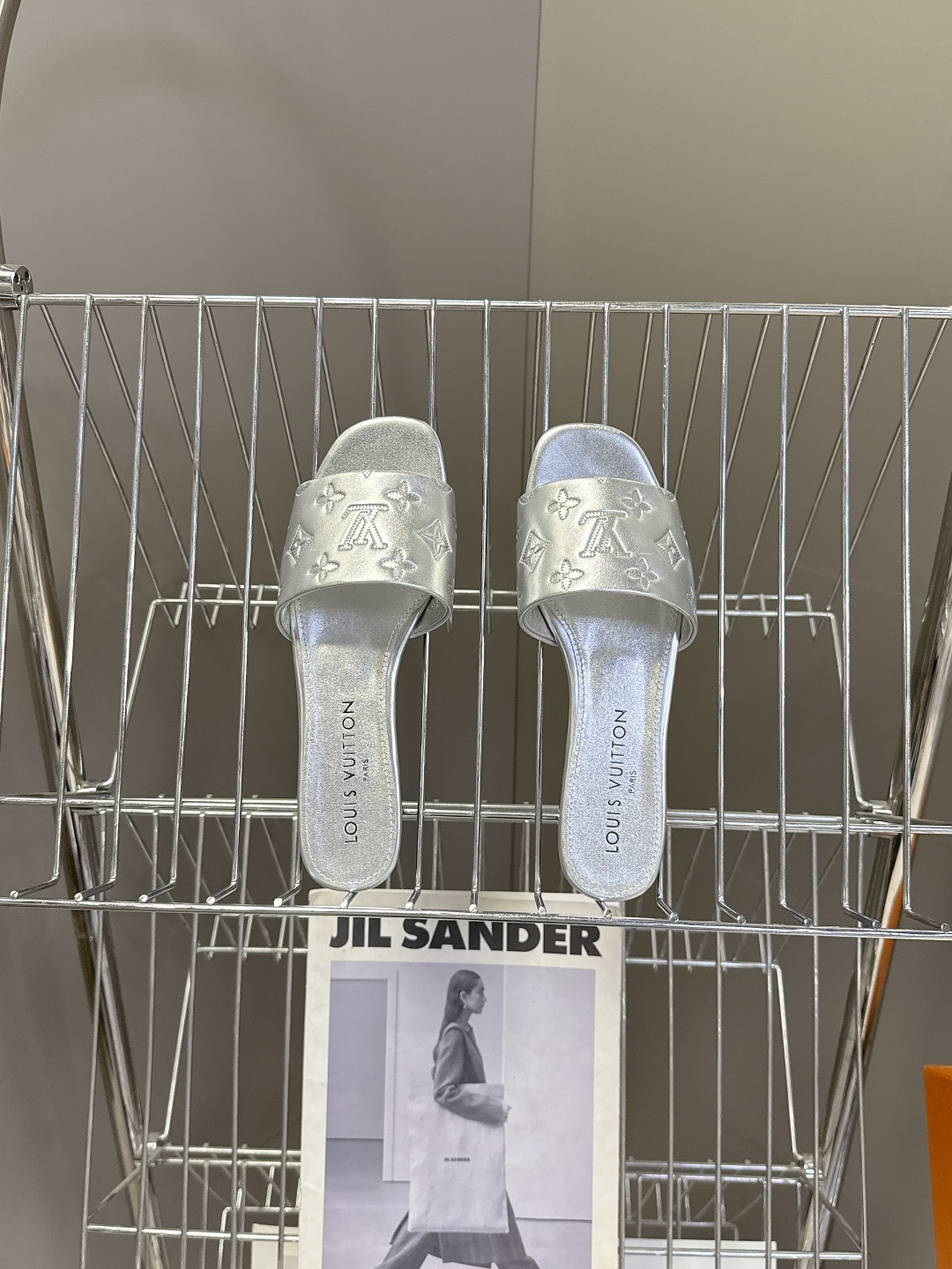 Louis Vuitton 路易威登春夏最新款时装鞋 春夏秀场出镜率最高的一款单品 超多名模上脚 简约大