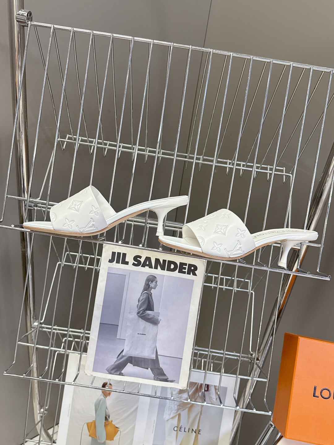 Louis Vuitton 路易威登春夏最新款时装鞋 春夏秀场出镜率最高的一款单品 超多名模上脚 简约大