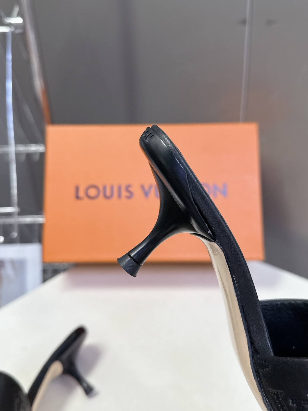 Louis Vuitton 路易威登春夏最新款时装鞋 春夏秀场出镜率最高的一款单品 超多名模上脚 简约大