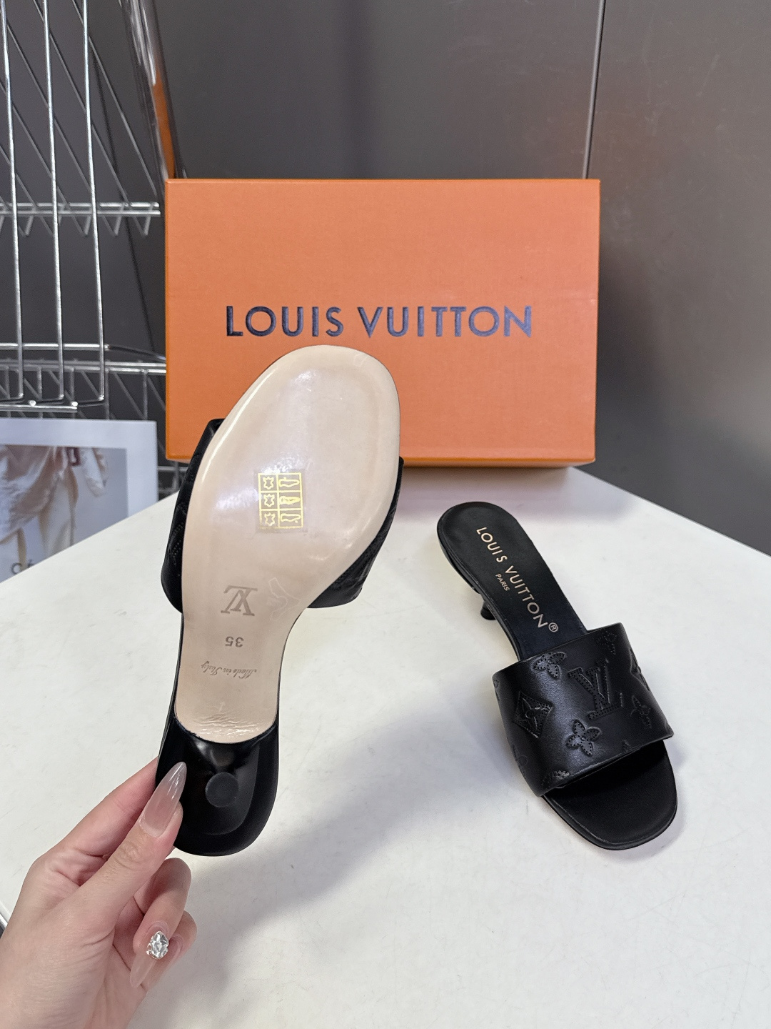 Louis Vuitton 路易威登春夏最新款时装鞋 春夏秀场出镜率最高的一款单品 超多名模上脚 简约大