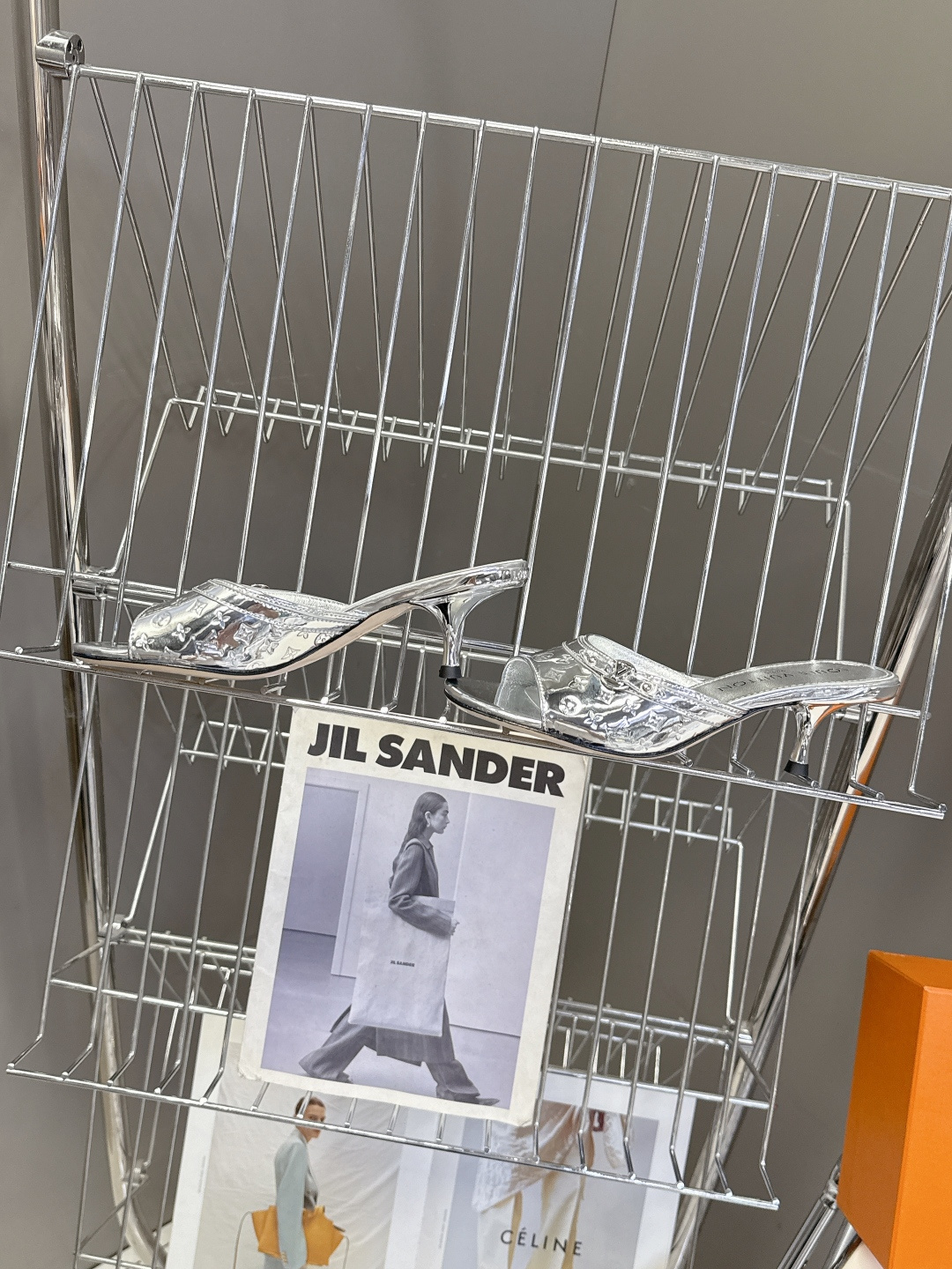 Louis Vuitton 路易威登春夏最新款时装鞋 春夏秀场出镜率最高的一款单品 超多名模上脚 简约大