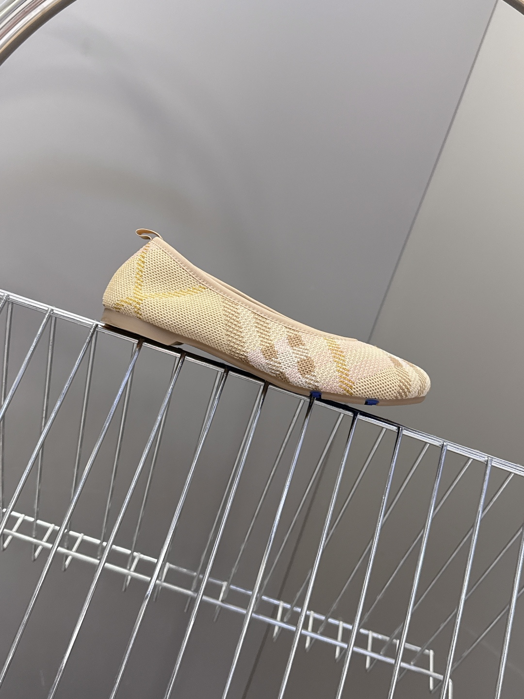 巴宝莉Burberry2026春夏最新款玛丽珍鞋超多明星时尚博主种草 细节满满的都是品牌元素 品牌价值拉