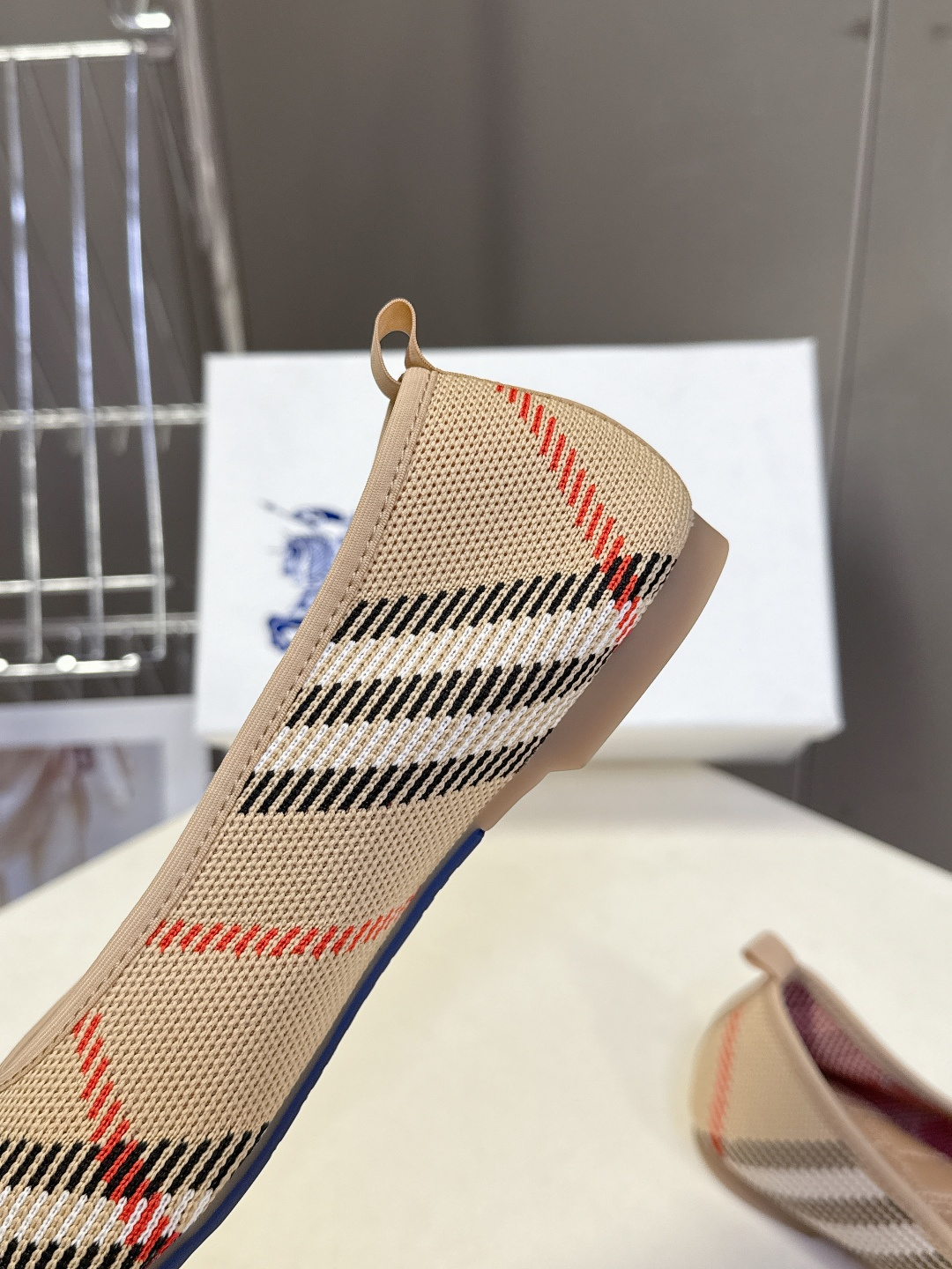 巴宝莉Burberry2026春夏最新款玛丽珍鞋超多明星时尚博主种草 细节满满的都是品牌元素 品牌价值拉