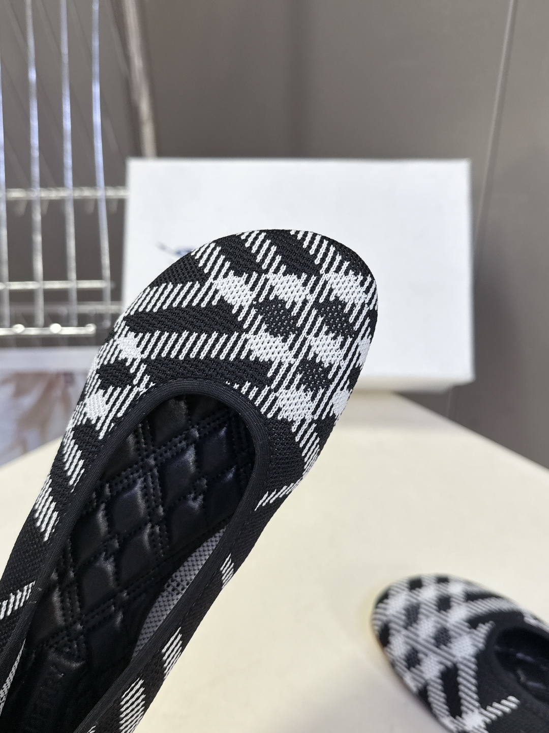 巴宝莉Burberry2026春夏最新款玛丽珍鞋超多明星时尚博主种草 细节满满的都是品牌元素 品牌价值拉