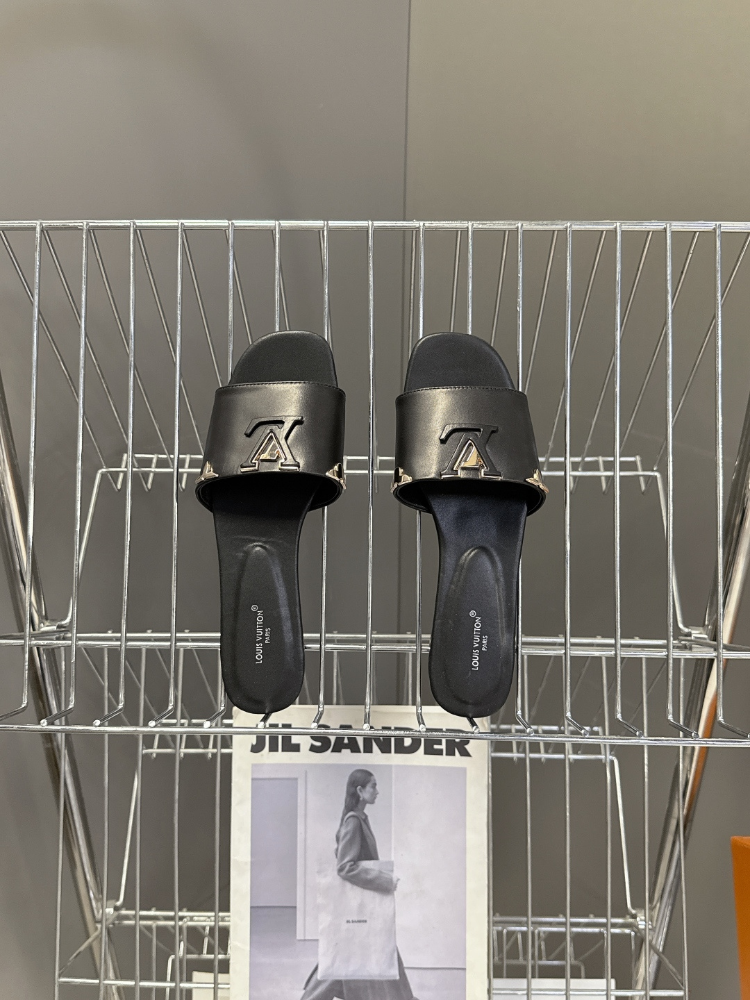 Louis Vuitton 路易威登春夏最新款时装鞋 春夏秀场出镜率最高的一款单品 超多名模上脚 简约大