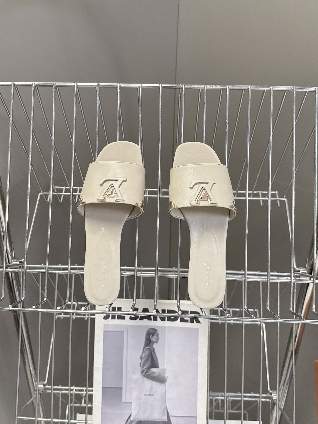 Louis Vuitton 路易威登春夏最新款时装鞋 春夏秀场出镜率最高的一款单品 超多名模上脚 简约大