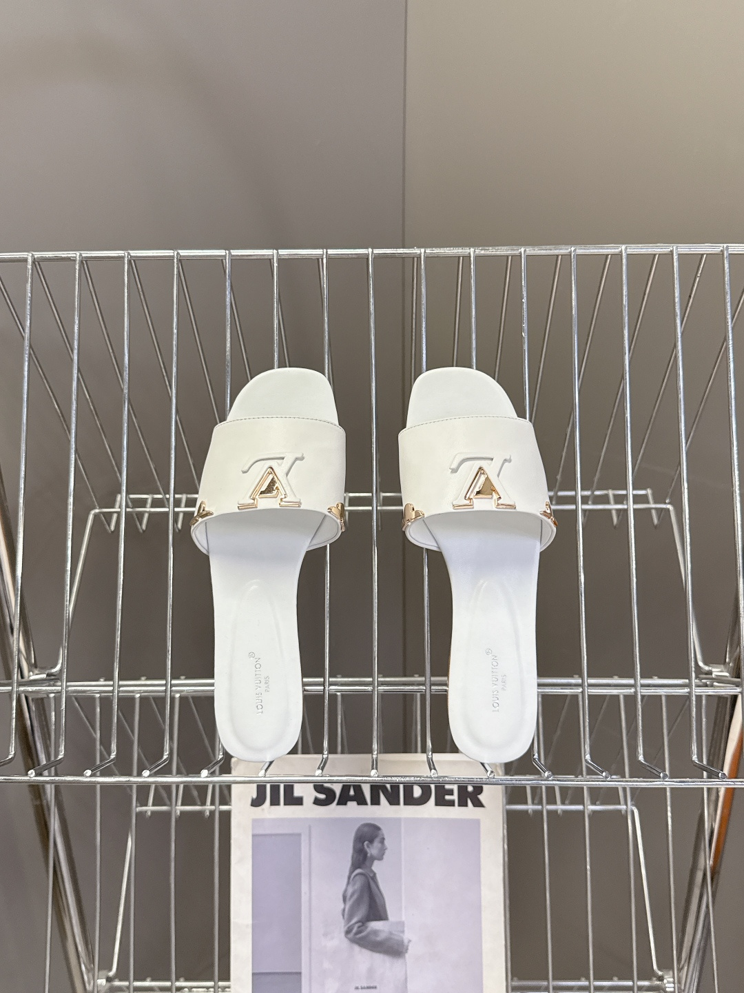 Louis Vuitton 路易威登春夏最新款时装鞋 春夏秀场出镜率最高的一款单品 超多名模上脚 简约大