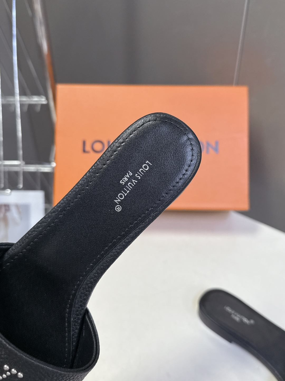 Louis Vuitton 路易威登春夏最新款时装鞋 春夏秀场出镜率最高的一款单品 超多名模上脚 简约大