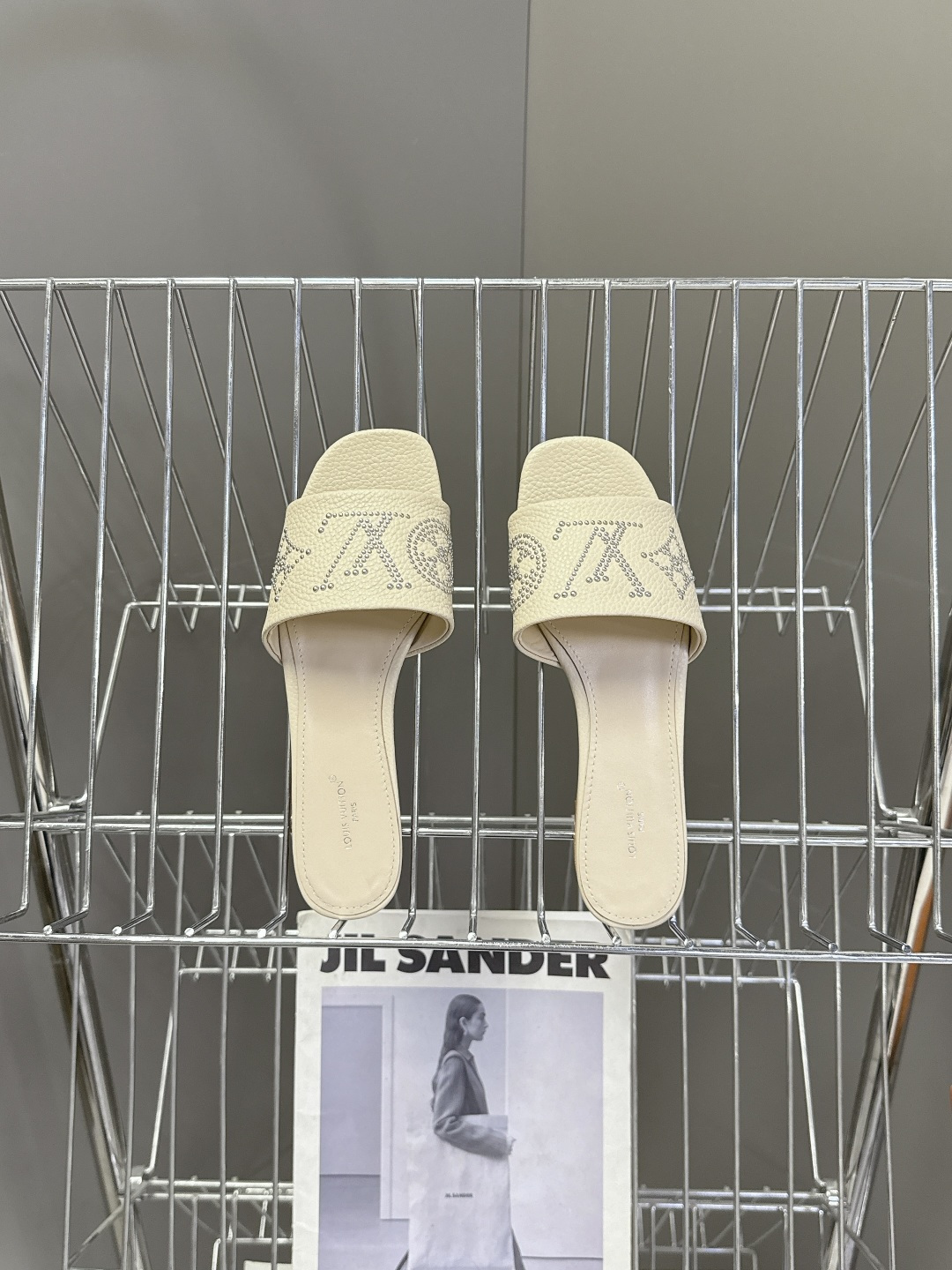 Louis Vuitton 路易威登春夏最新款时装鞋 春夏秀场出镜率最高的一款单品 超多名模上脚 简约大