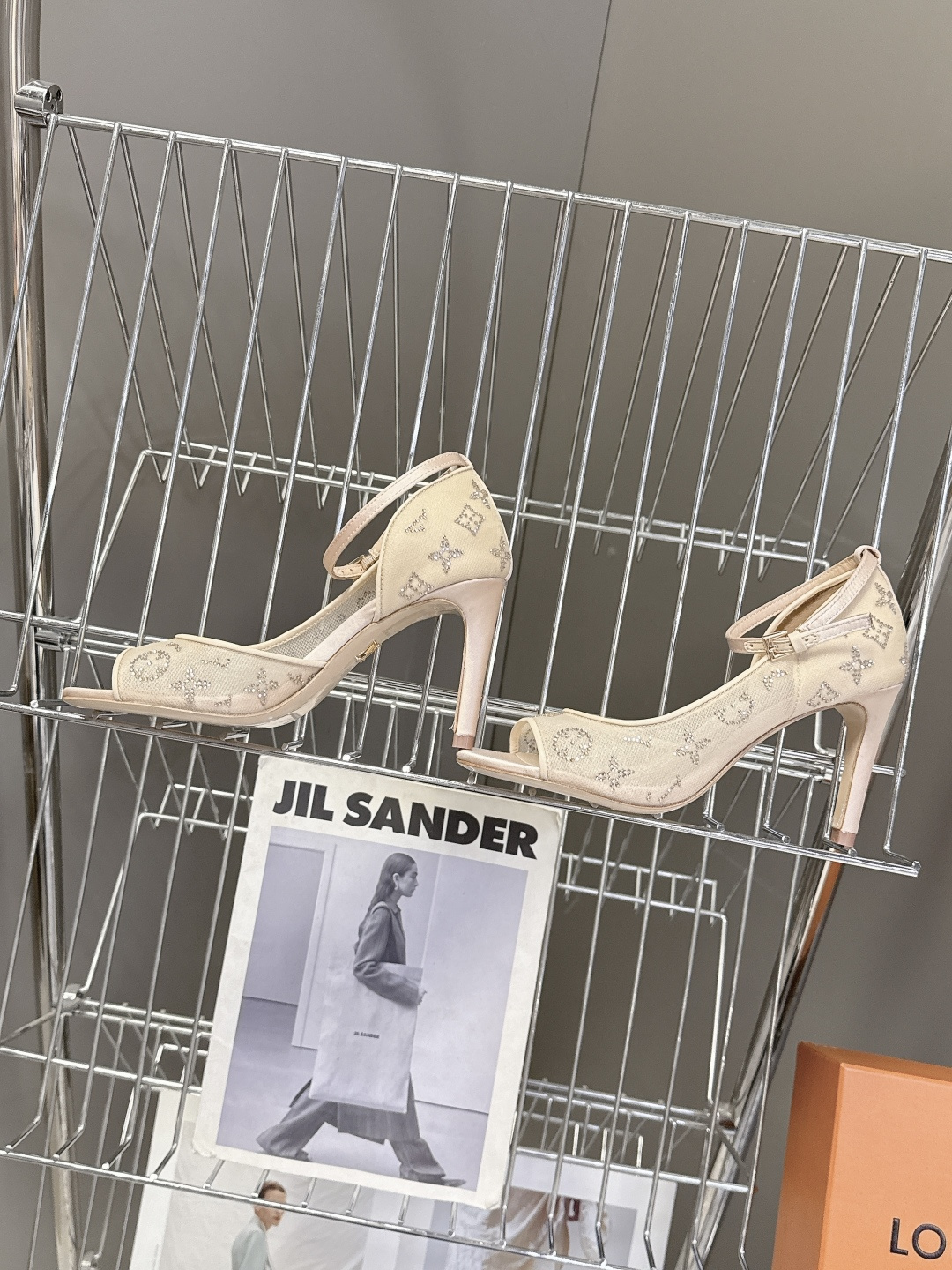 Louis Vuitton 路易威登春夏最新款时装鞋 春夏秀场出镜率最高的一款单品 超多名模上脚 简约大