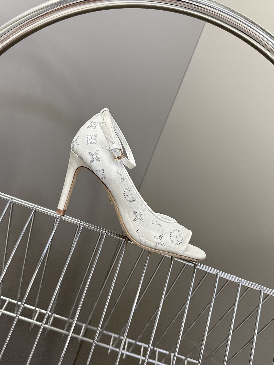 Louis Vuitton 路易威登春夏最新款时装鞋 春夏秀场出镜率最高的一款单品 超多名模上脚 简约大