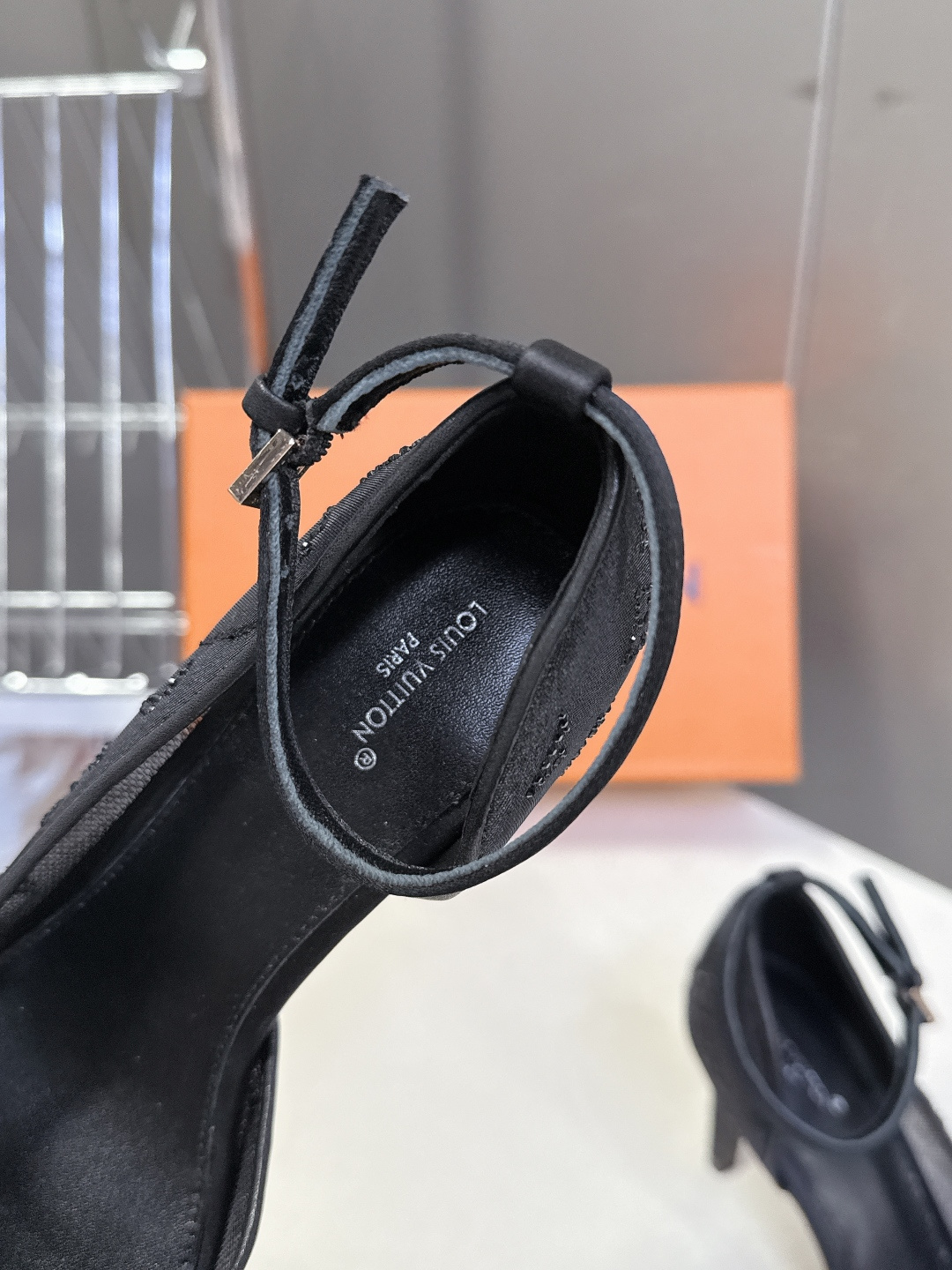 Louis Vuitton 路易威登春夏最新款时装鞋 春夏秀场出镜率最高的一款单品 超多名模上脚 简约大