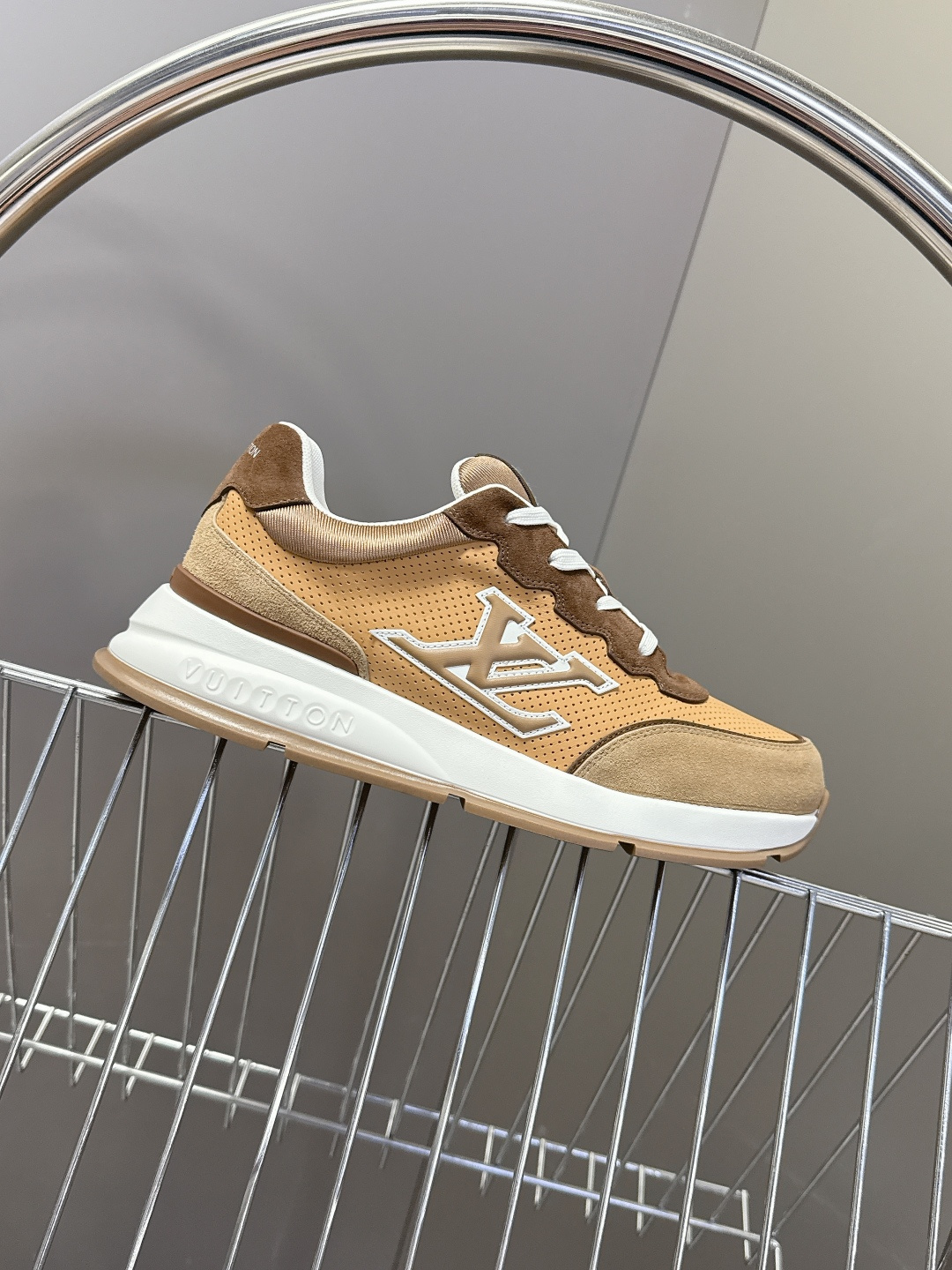 LOUIS VUITTON路易威登春夏最新款运动鞋 原版一致专柜主打最新款休闲鞋 硬货上新 代购级别！高