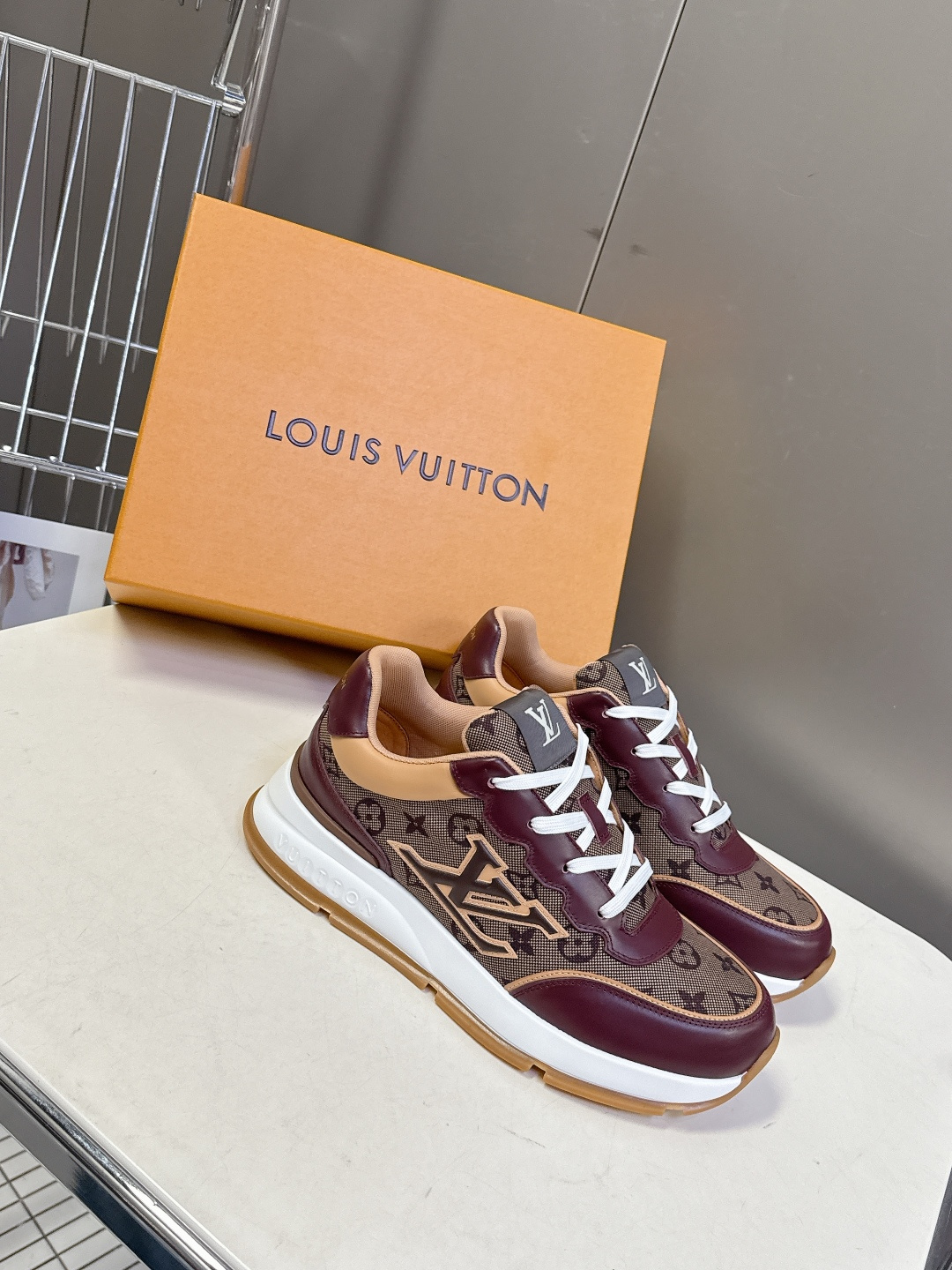 LOUIS VUITTON路易威登春夏最新款运动鞋 原版一致专柜主打最新款休闲鞋 硬货上新 代购级别！高