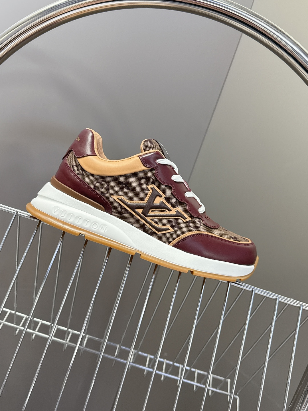 LOUIS VUITTON路易威登春夏最新款运动鞋 原版一致专柜主打最新款休闲鞋 硬货上新 代购级别！高