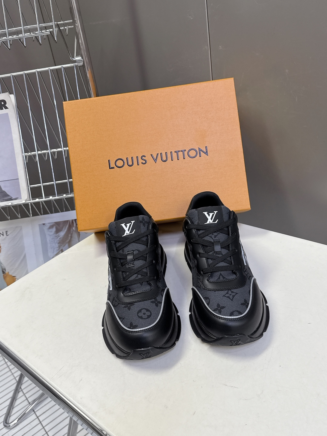 LOUIS VUITTON路易威登春夏最新款运动鞋 原版一致专柜主打最新款休闲鞋 硬货上新 代购级别！高