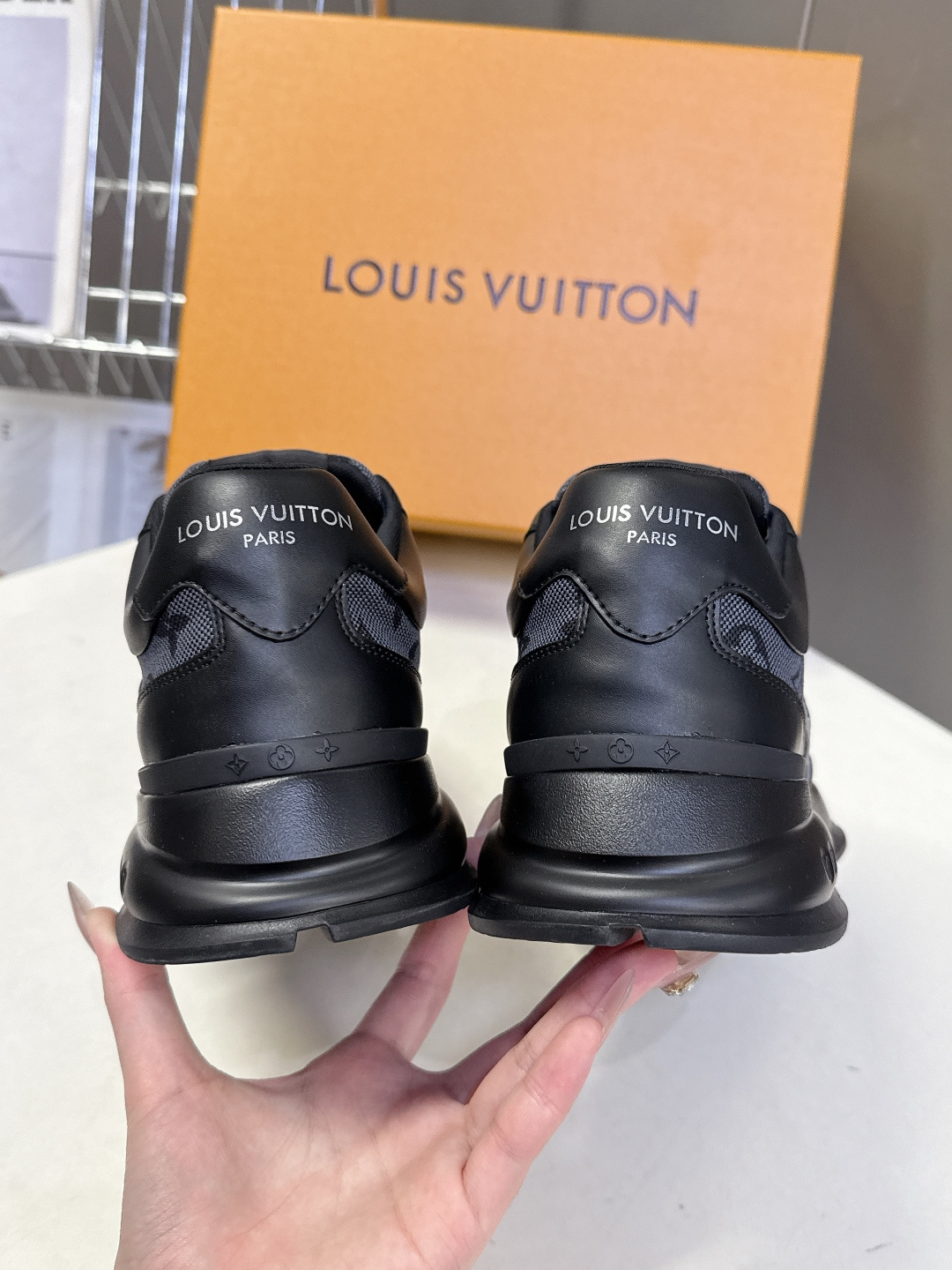 LOUIS VUITTON路易威登春夏最新款运动鞋 原版一致专柜主打最新款休闲鞋 硬货上新 代购级别！高