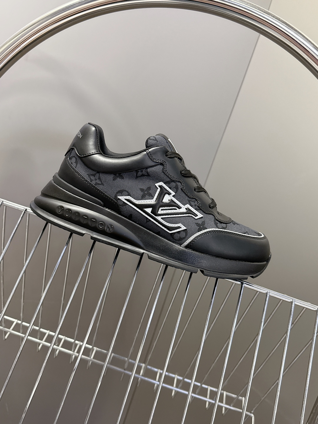 LOUIS VUITTON路易威登春夏最新款运动鞋 原版一致专柜主打最新款休闲鞋 硬货上新 代购级别！高